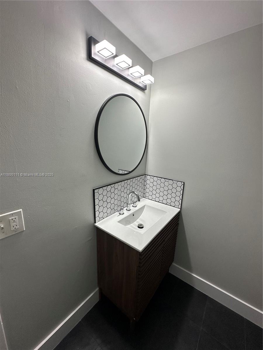 SAMARI LAKE EAST CONDO - Residential Lease