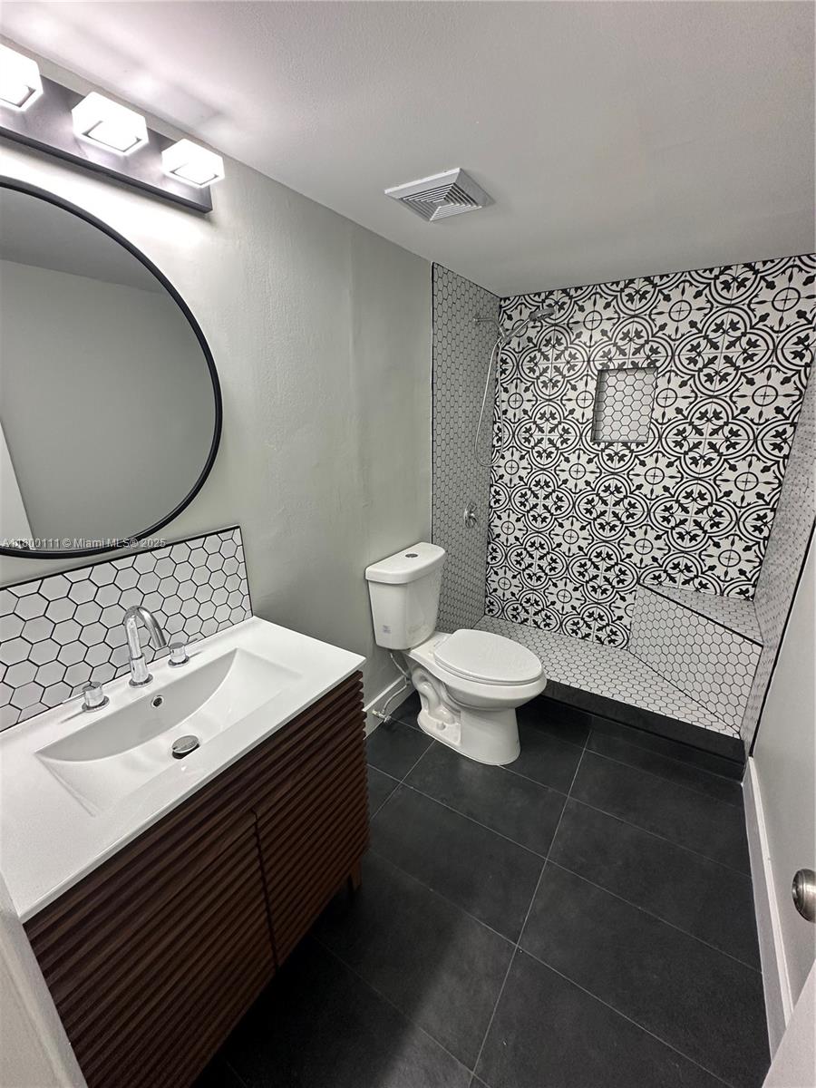 SAMARI LAKE EAST CONDO - Residential Lease