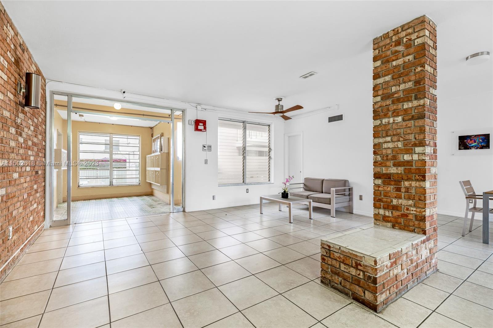 TOWER EAST INCORPORATED C - Residential Lease