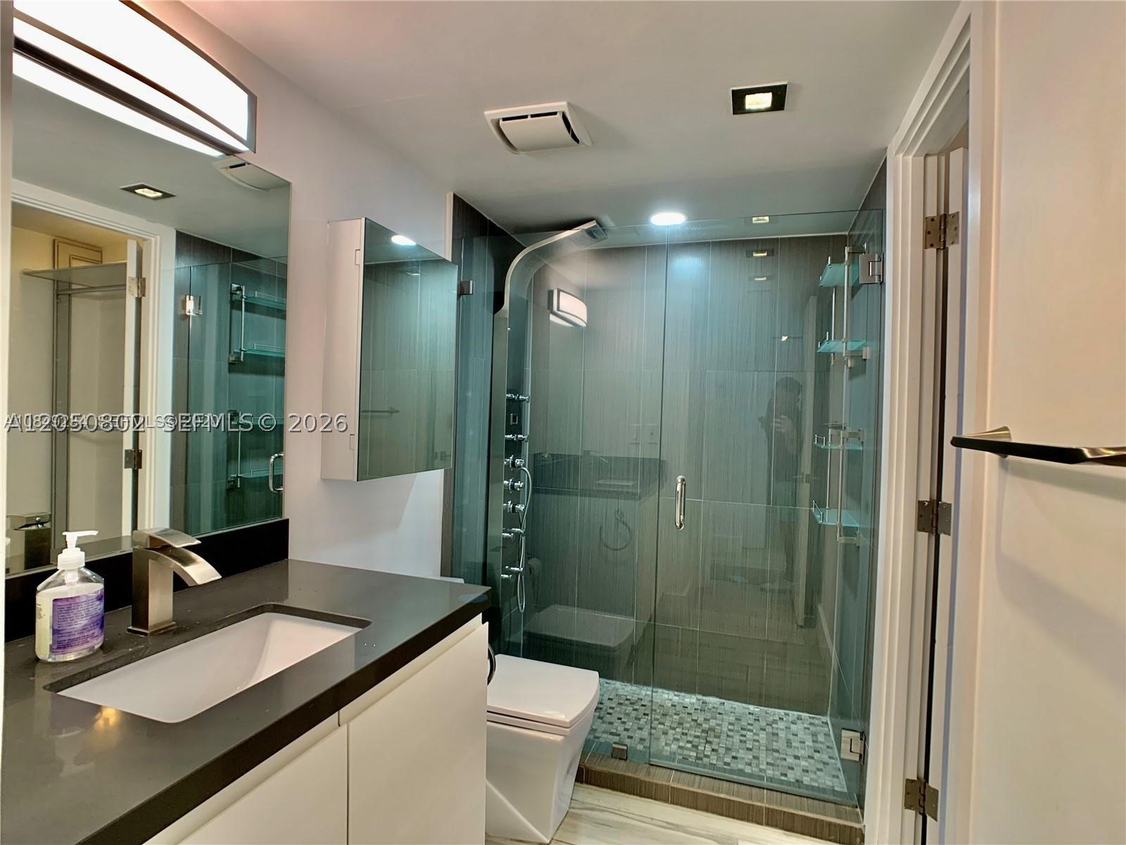 THE FOUNTAINS AT FONTAINE - Residential Lease