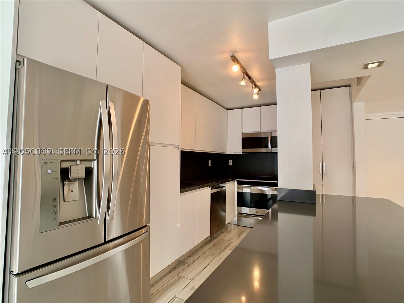 THE FOUNTAINS AT FONTAINE - Residential Lease