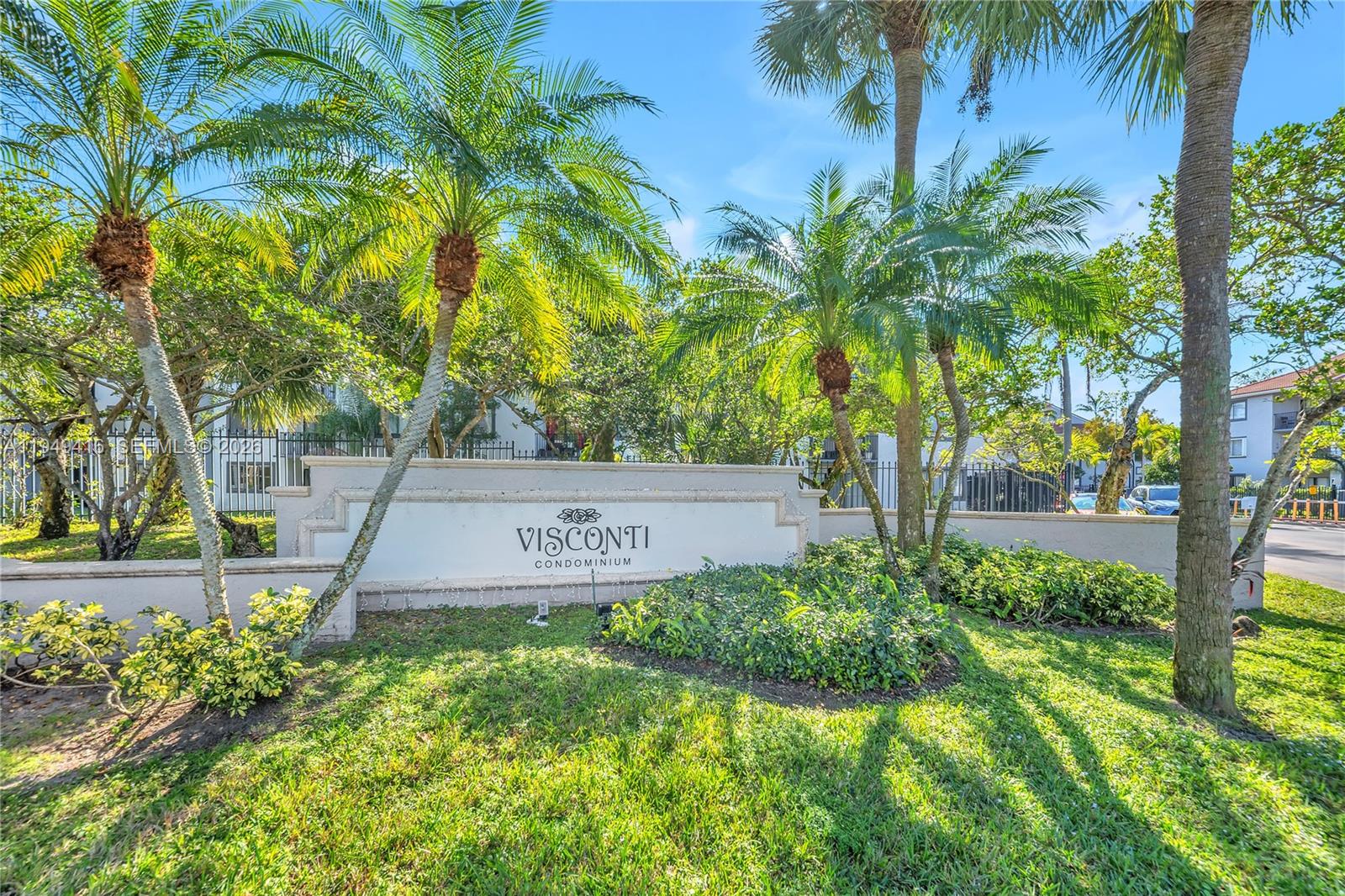 VISCONTI CONDO - Residential