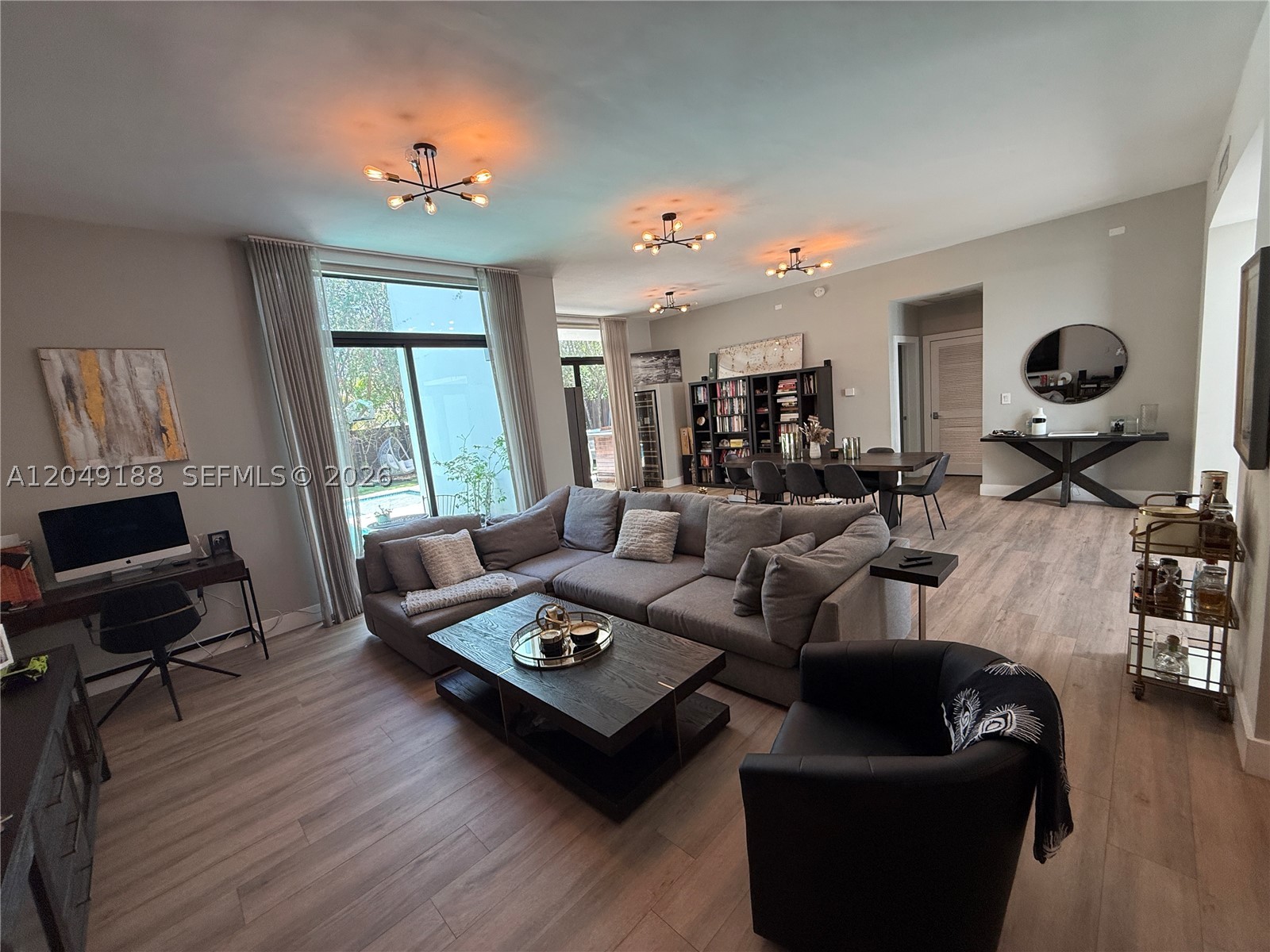8600 EAST DIXIE - Residential Lease