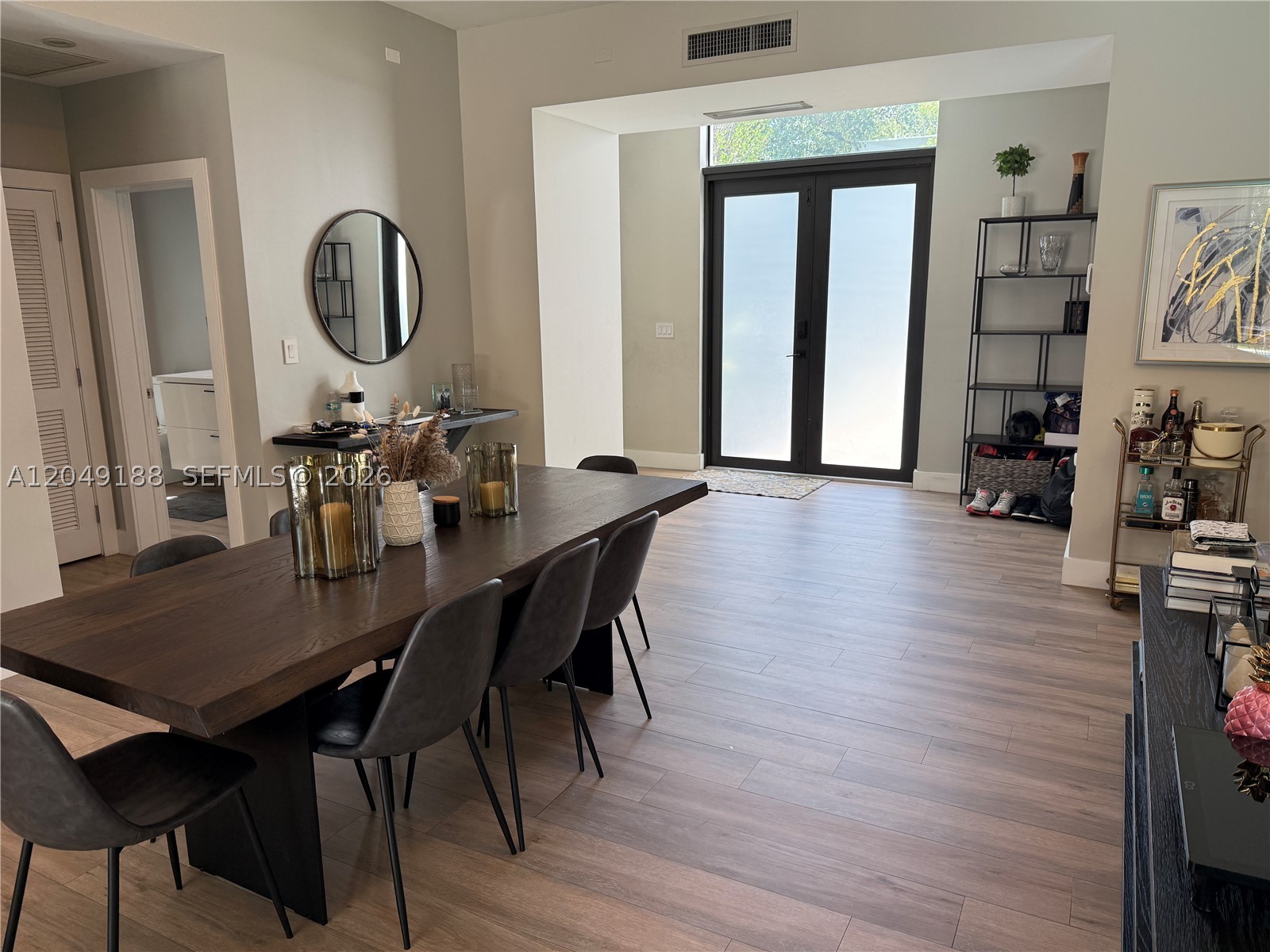 8600 EAST DIXIE - Residential Lease