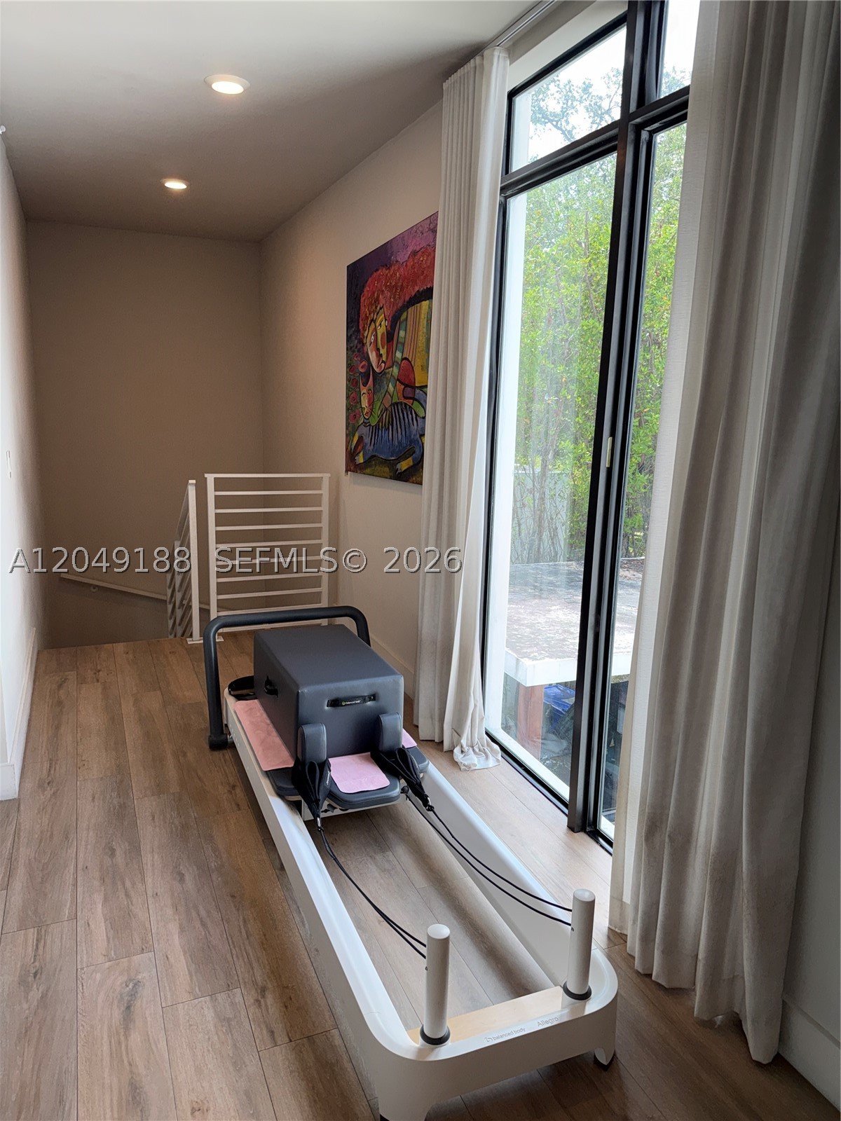 8600 EAST DIXIE - Residential Lease