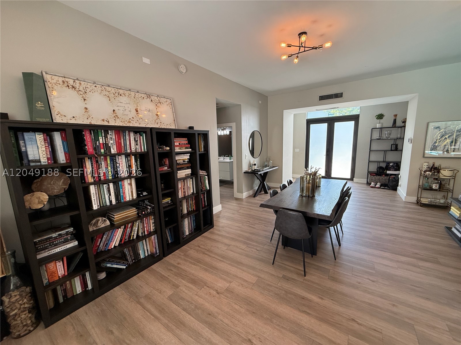 8600 EAST DIXIE - Residential Lease