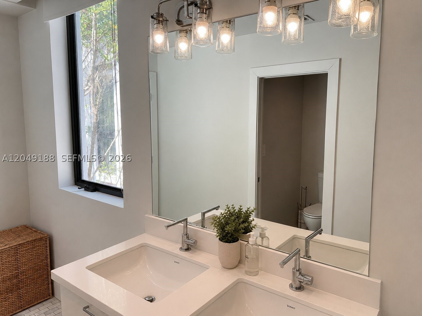 8600 EAST DIXIE - Residential Lease