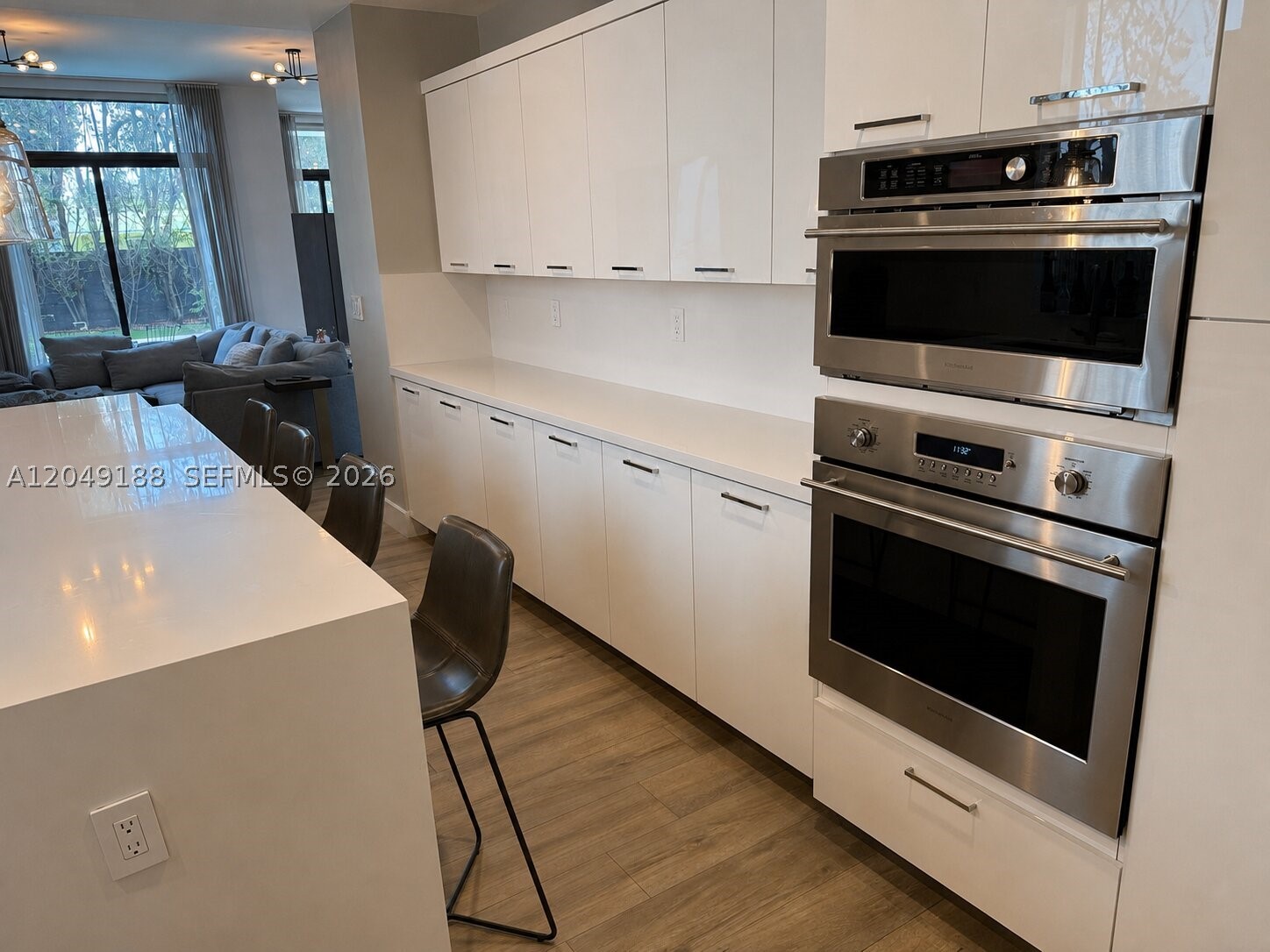 8600 EAST DIXIE - Residential Lease