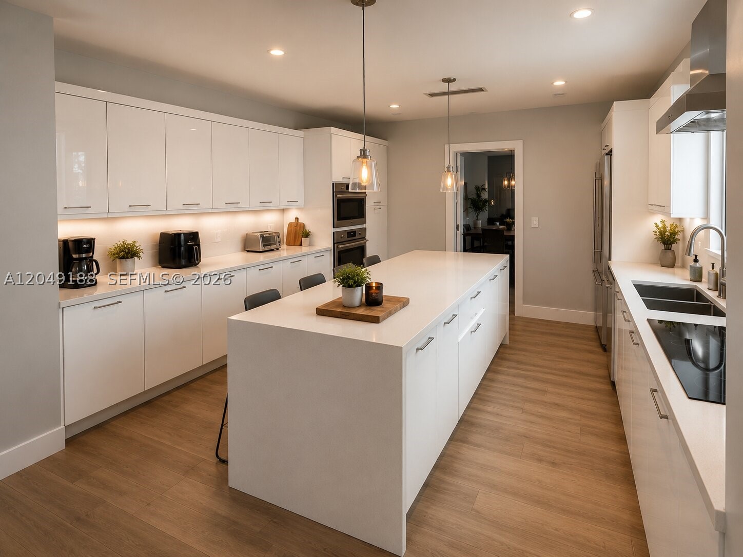 8600 EAST DIXIE - Residential Lease