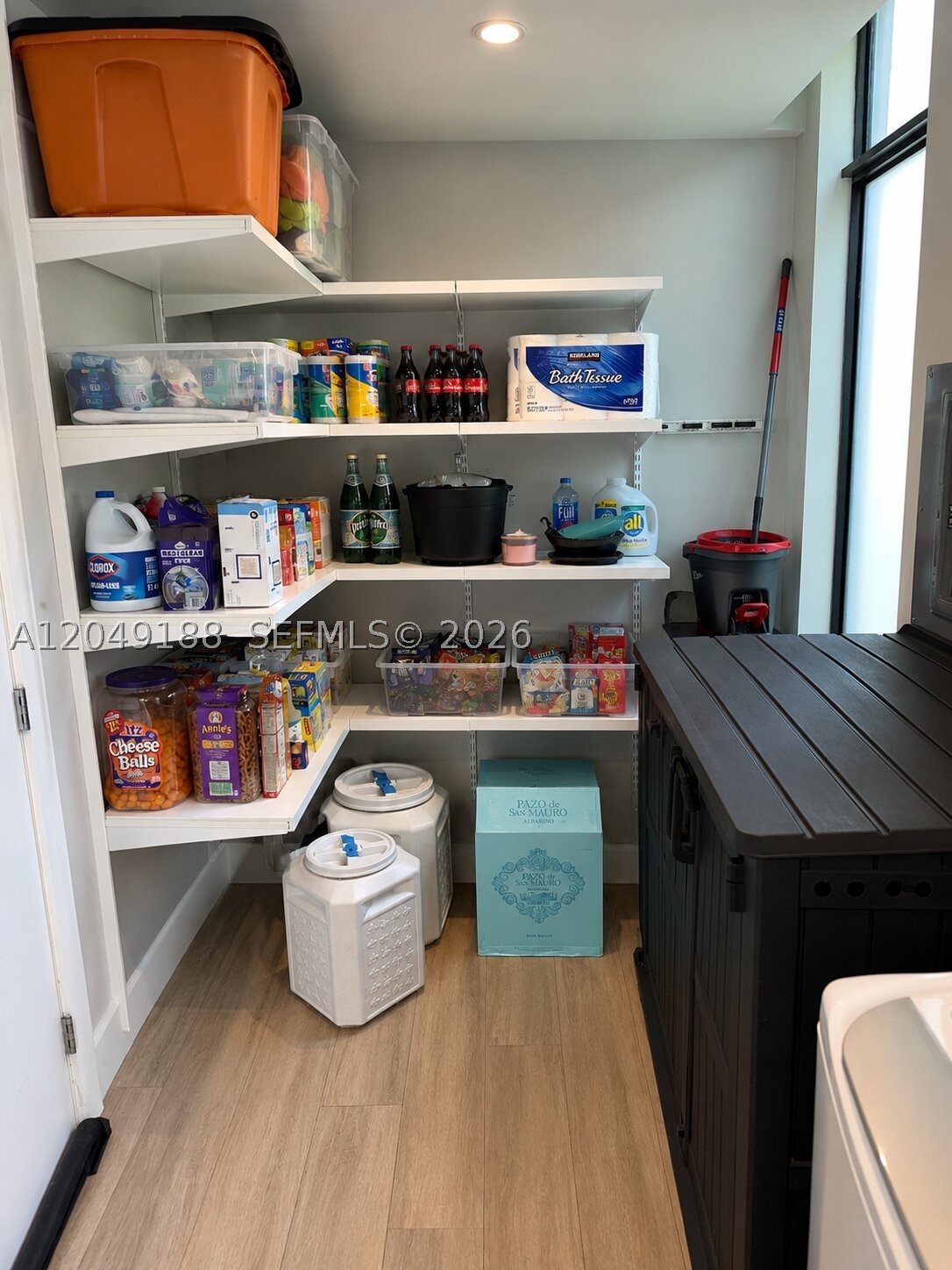 8600 EAST DIXIE - Residential Lease