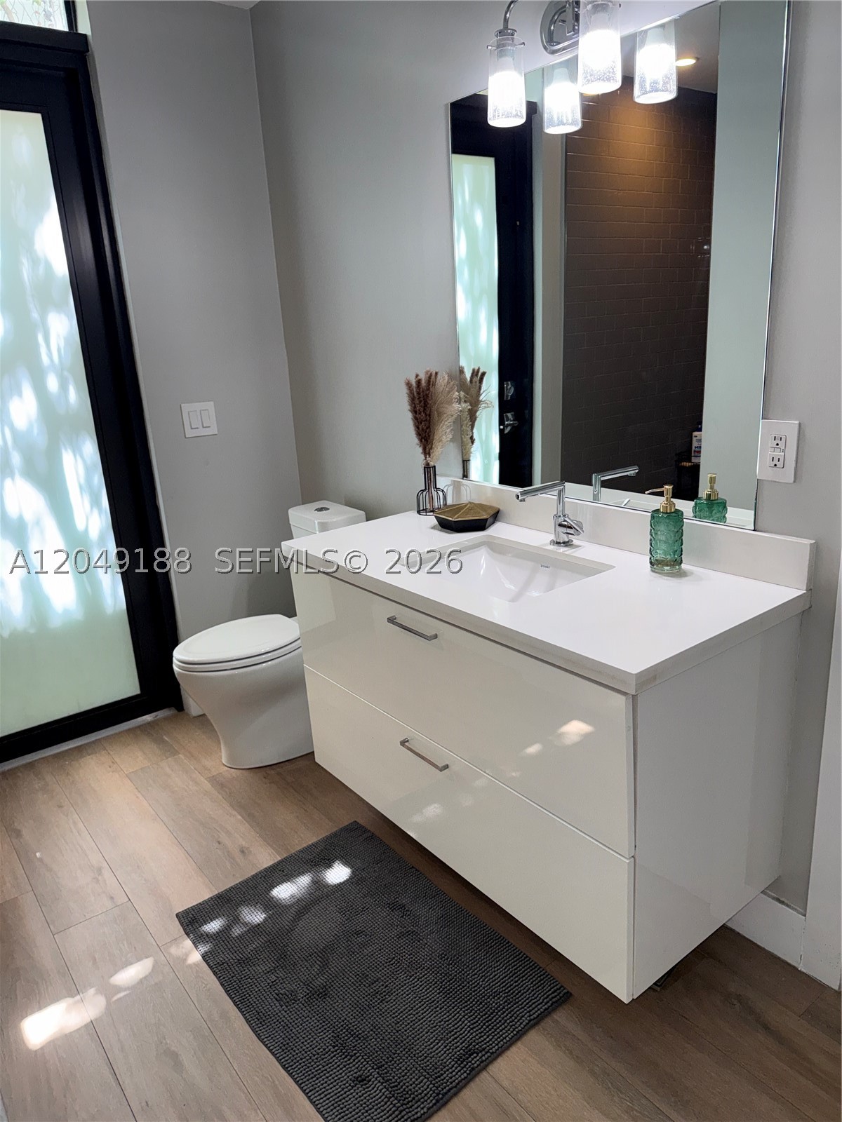 8600 EAST DIXIE - Residential Lease