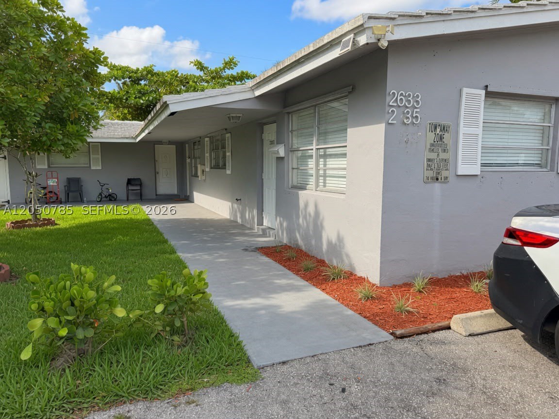 Charming 2/1 with Private Fenced Backyard – Available Now!
Move right into this bright and spacious 2 bedroom, 1 bathroom rental featuring your own private fenced backyard – perfect for pets, BBQs, or relaxing outdoors. Enjoy the convenience of in-unit washer and dryer, plus fast & easy approval process!
This well-maintained home offers generous living space, plenty of natural light, and a functional layout ideal for singles, couples, or small families. Prime location with easy access to shopping, dining, parks, and major highways.
Key Features:
• 2 Bedrooms | 1 Bathroom
• Private Fenced Backyard
• Personal Washer & Dryer
• Fast & Easy Approval
• Pet-Friendly Options Available
Don’t miss this rare opportunity! Rentals like this go fast. Contact us today to schedule a showing and secure your new home.