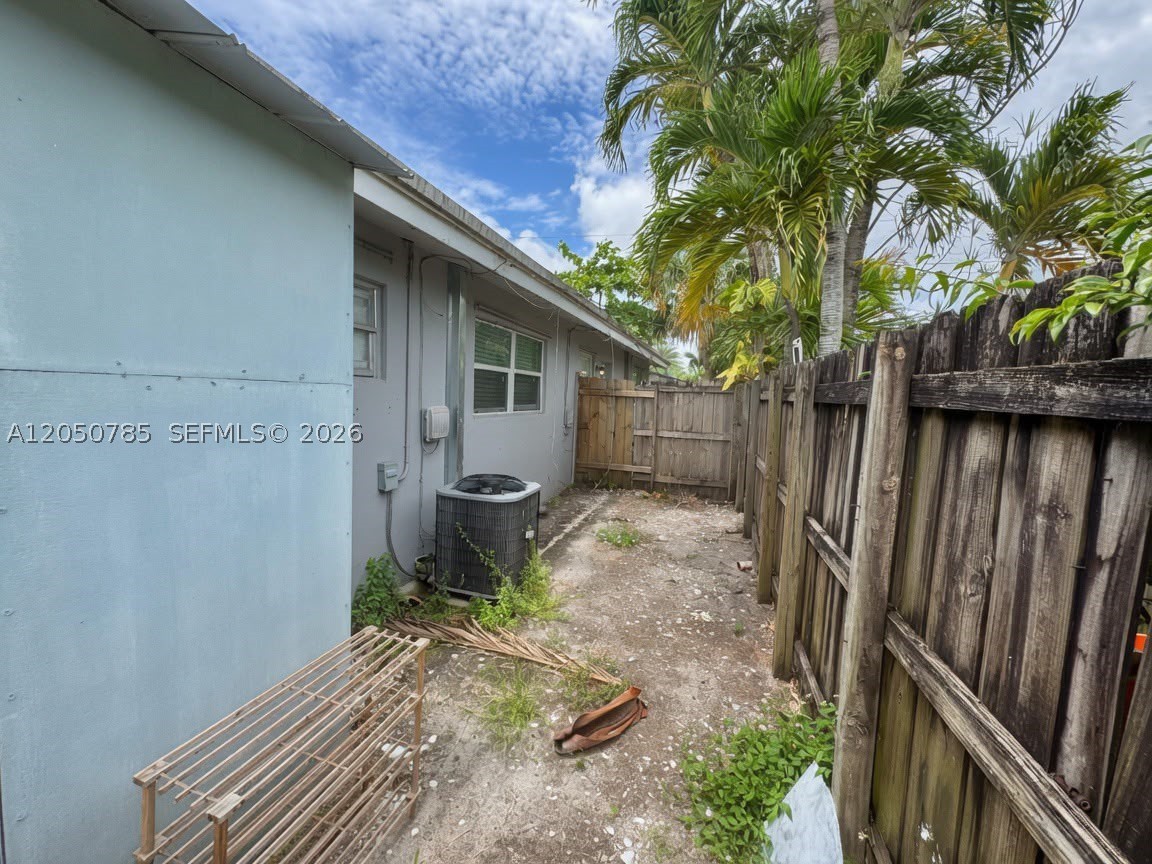 BONIE VILLAS SEC ONE - Residential Lease