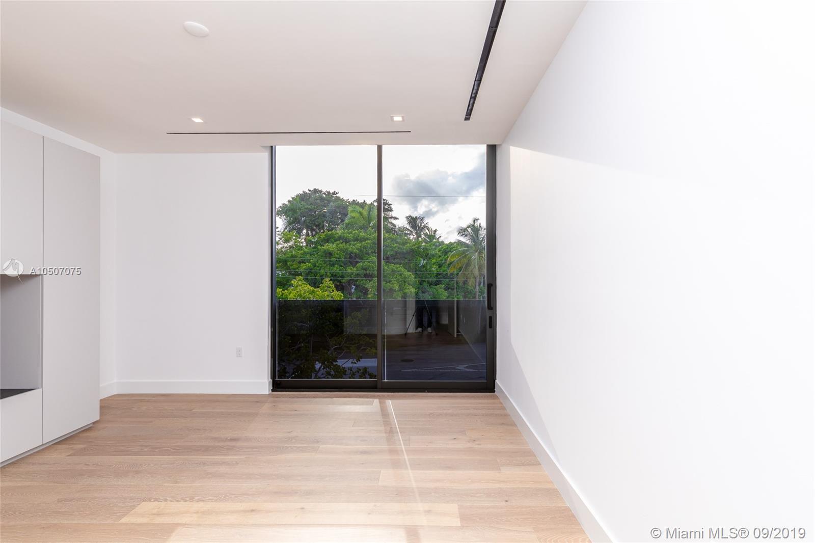 NAUTILUS EXTENSION 3RD - Residential