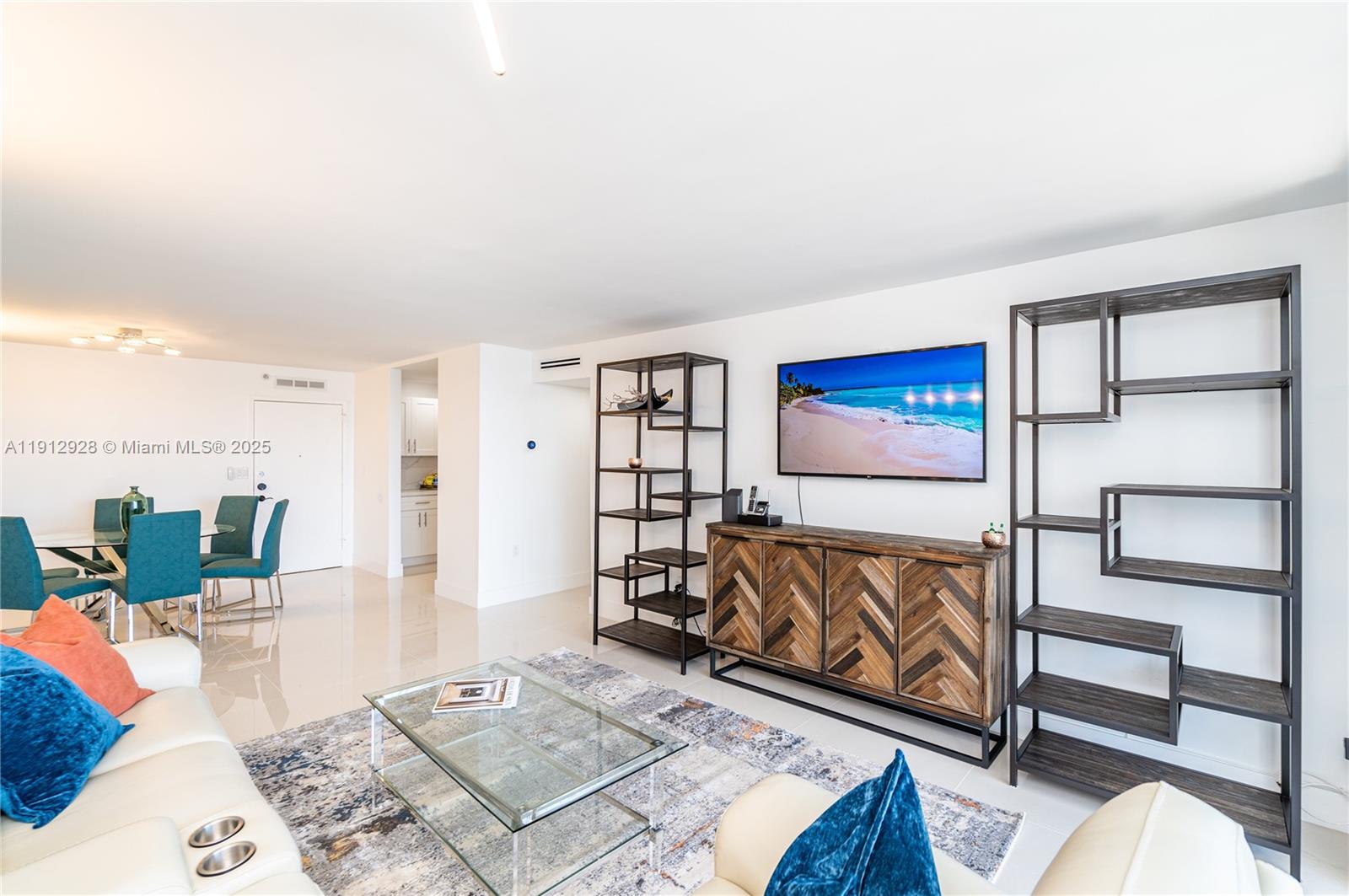 COMMODORE PLAZA CONDO - Residential