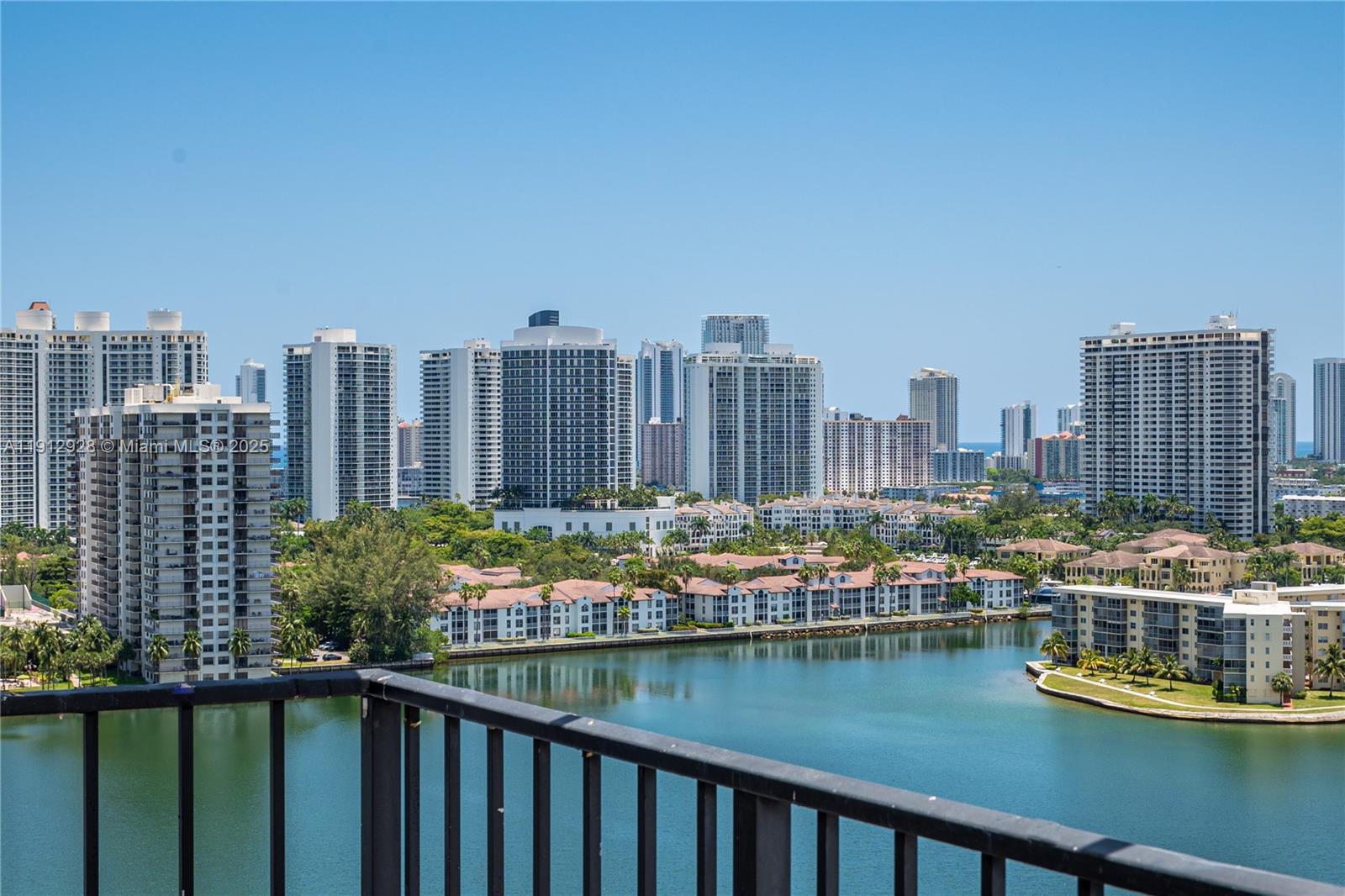 COMMODORE PLAZA CONDO - Residential