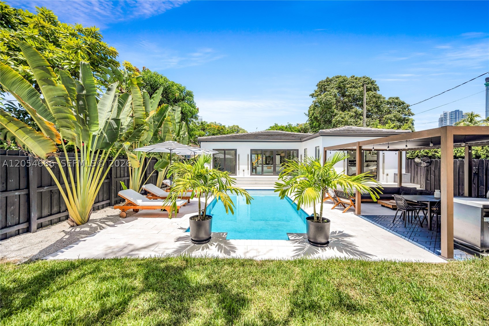 BRICKELL ESTATES - Residential