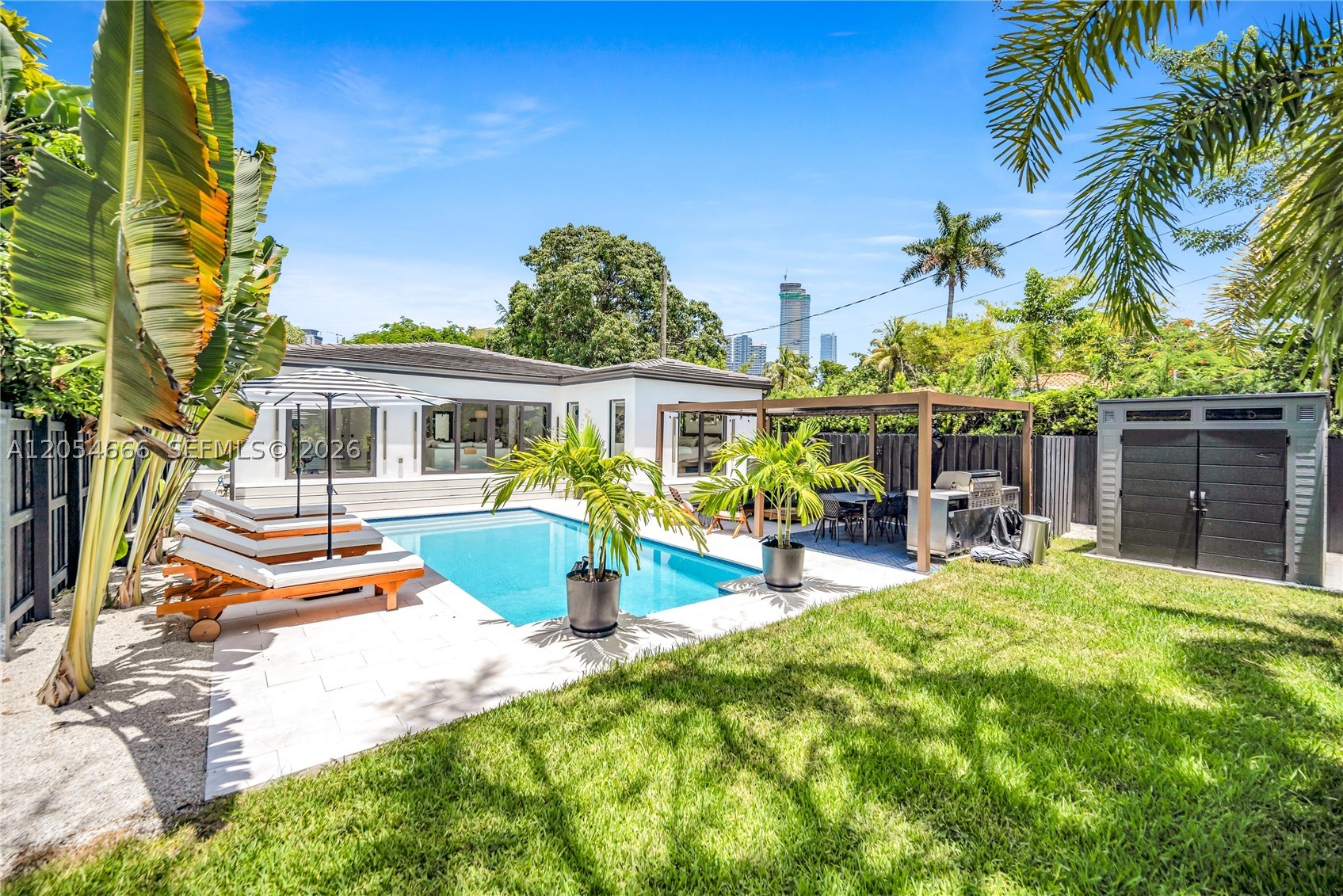 BRICKELL ESTATES - Residential
