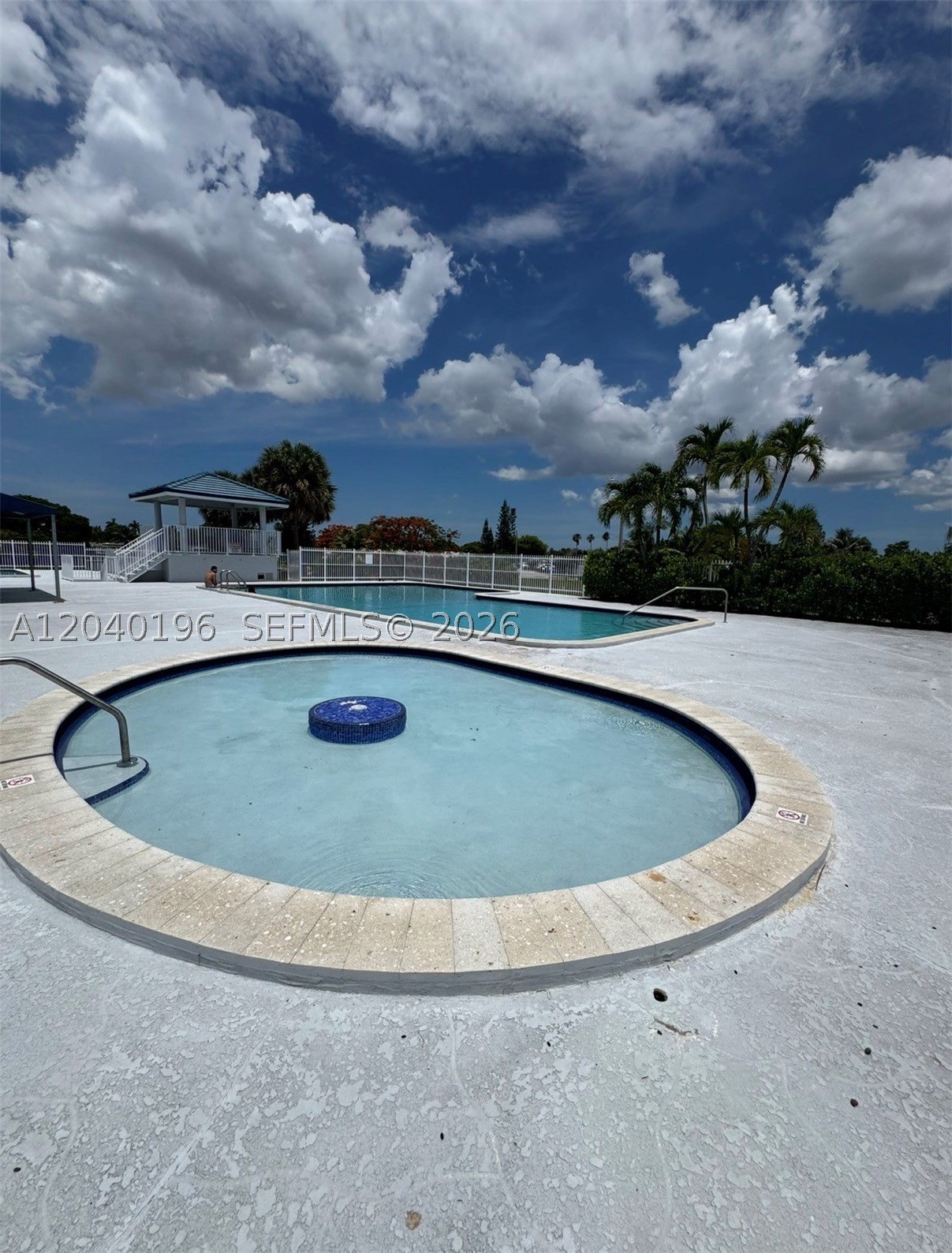 University Lakes - Residential