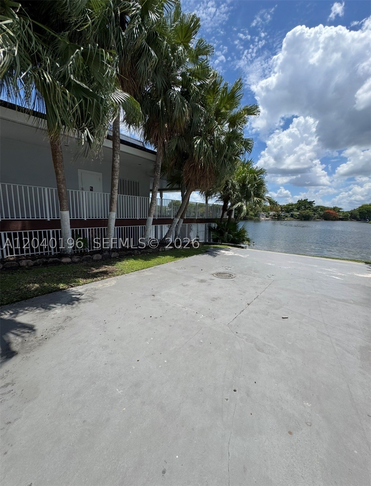 University Lakes - Residential