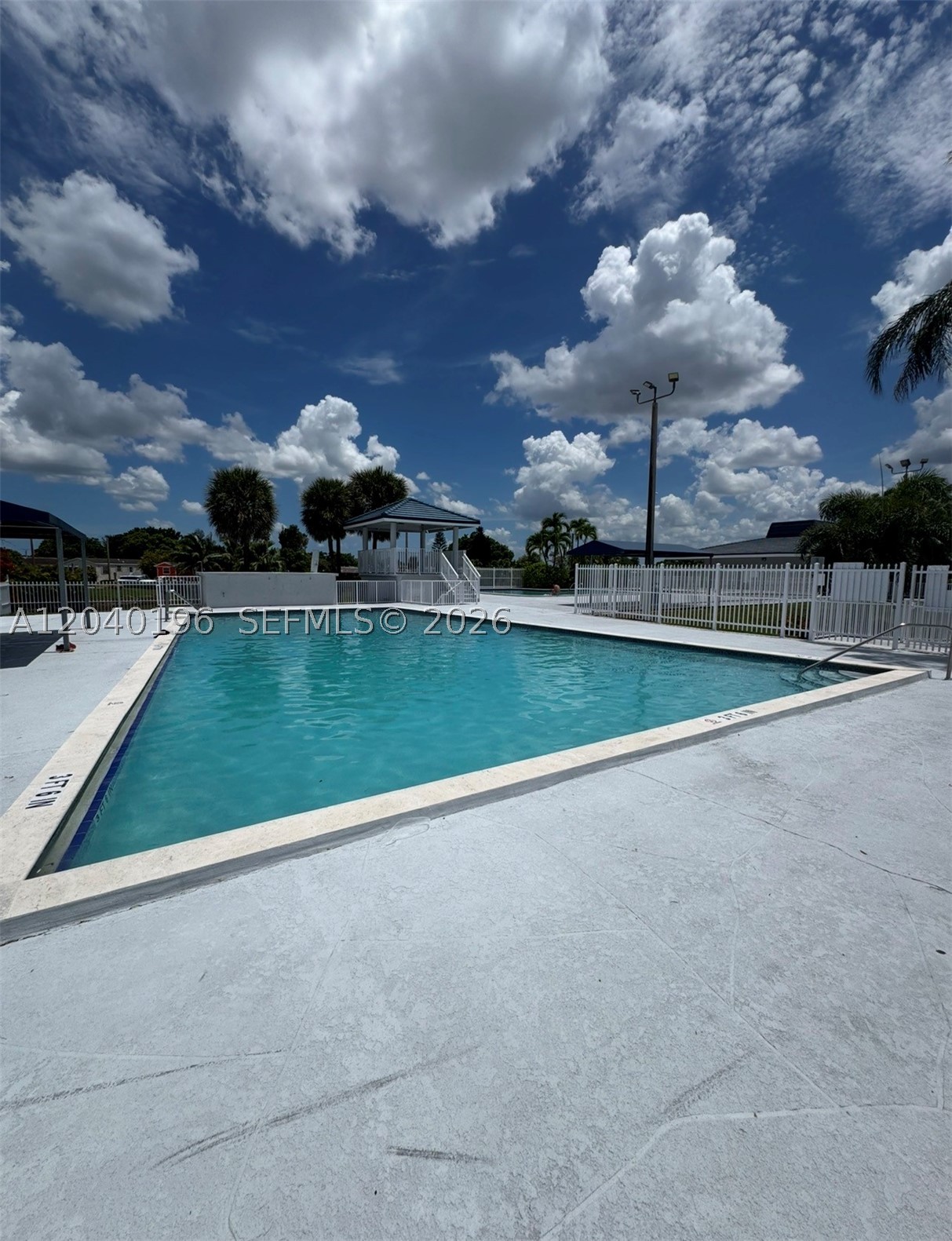 University Lakes - Residential