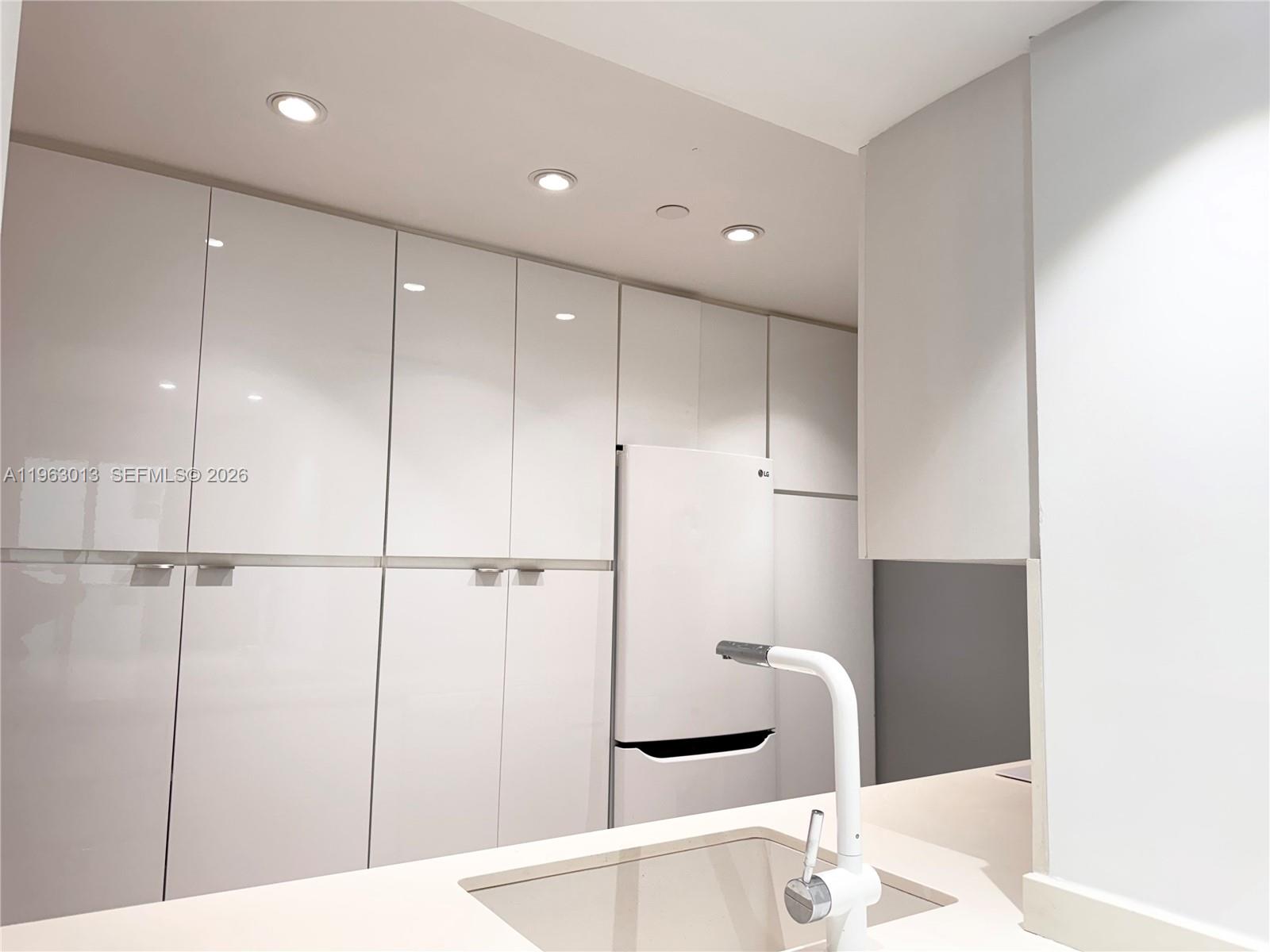 MIRADOR 1200 CONDO - Residential