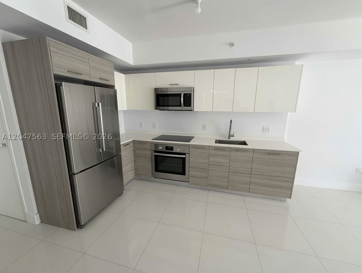 BRICKELL HOUSE CONDO - Residential