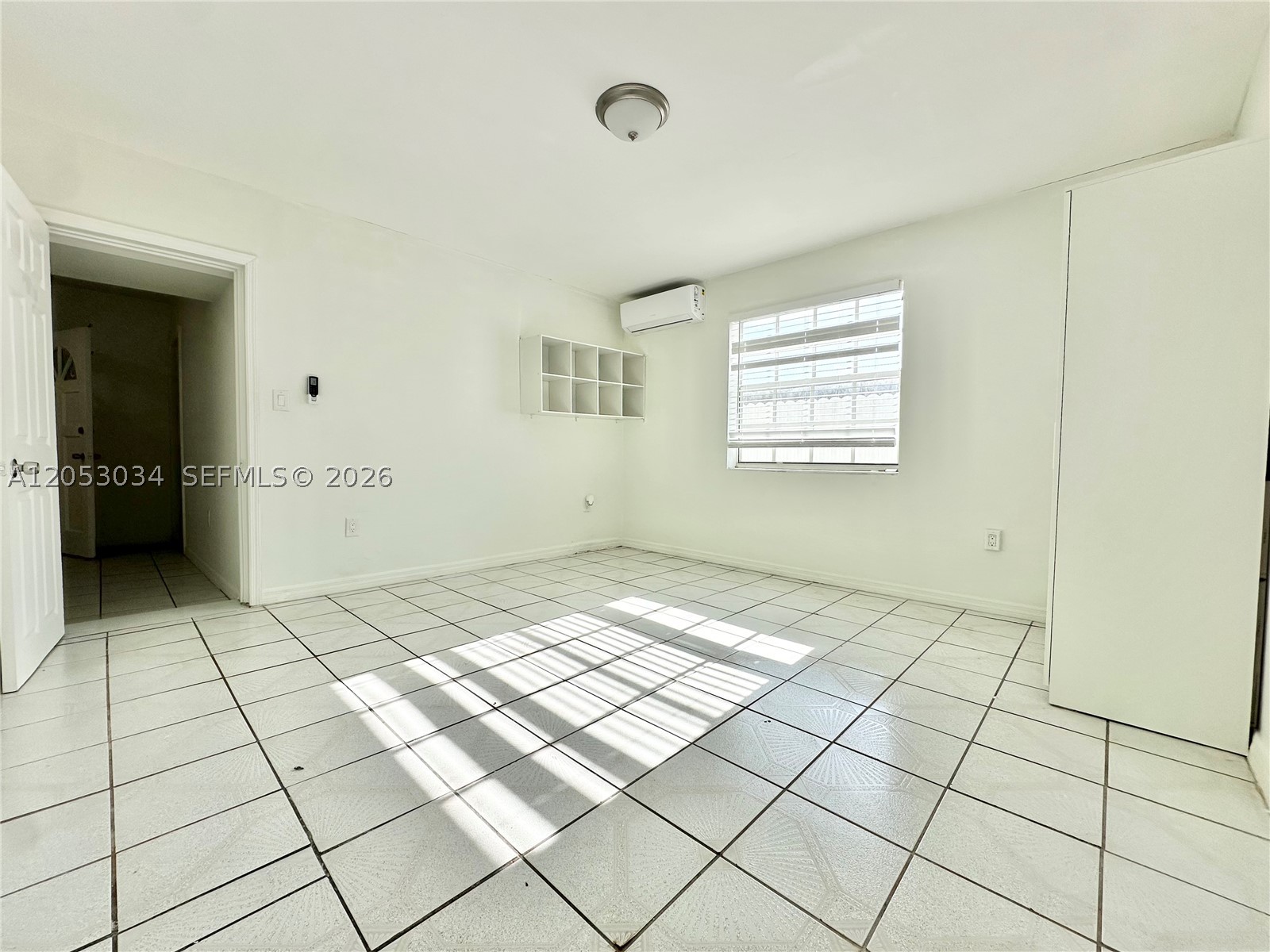 LOS ANGELES ESTATES SEC 3 - Residential Lease