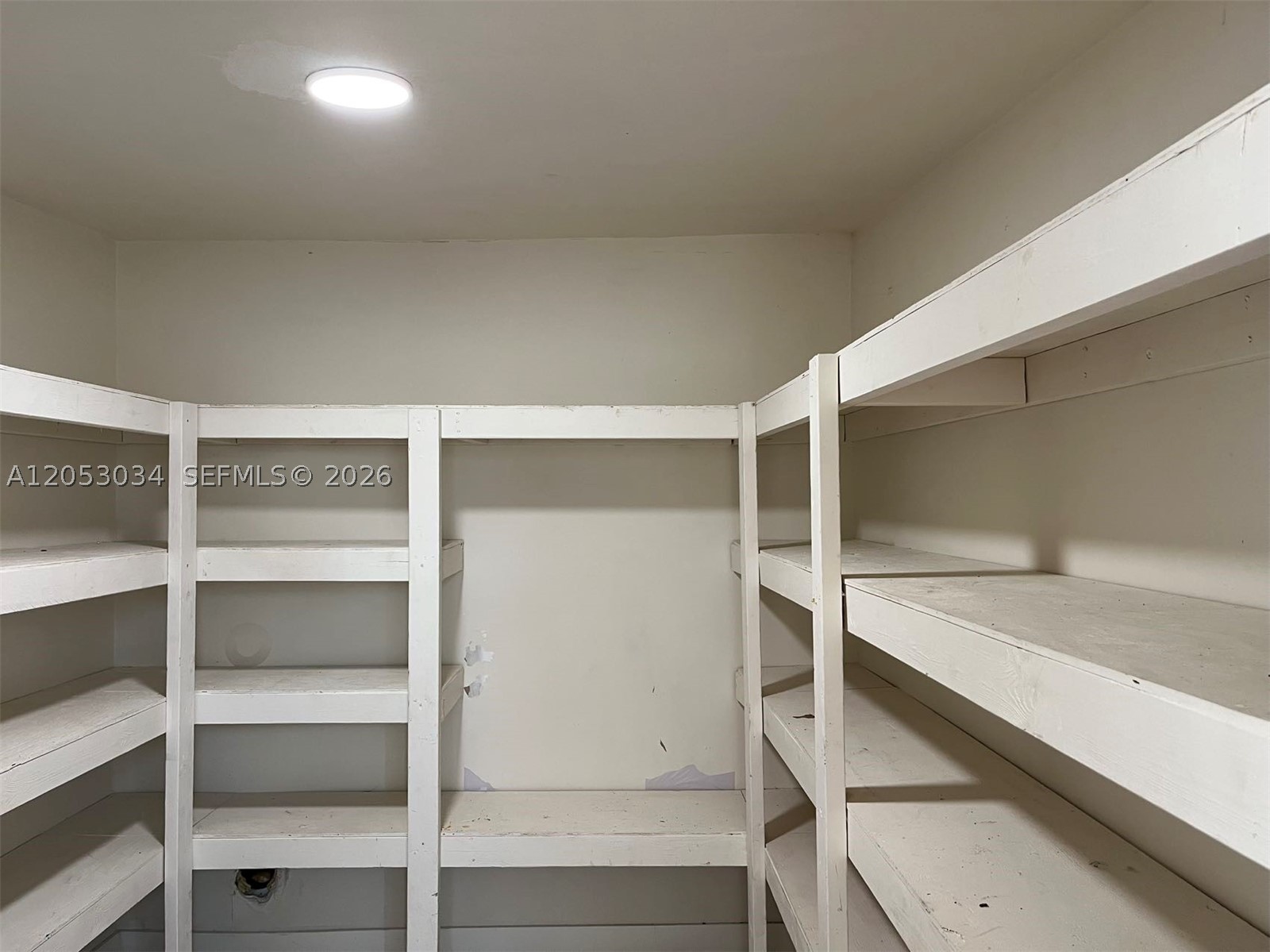 LOS ANGELES ESTATES SEC 3 - Residential Lease