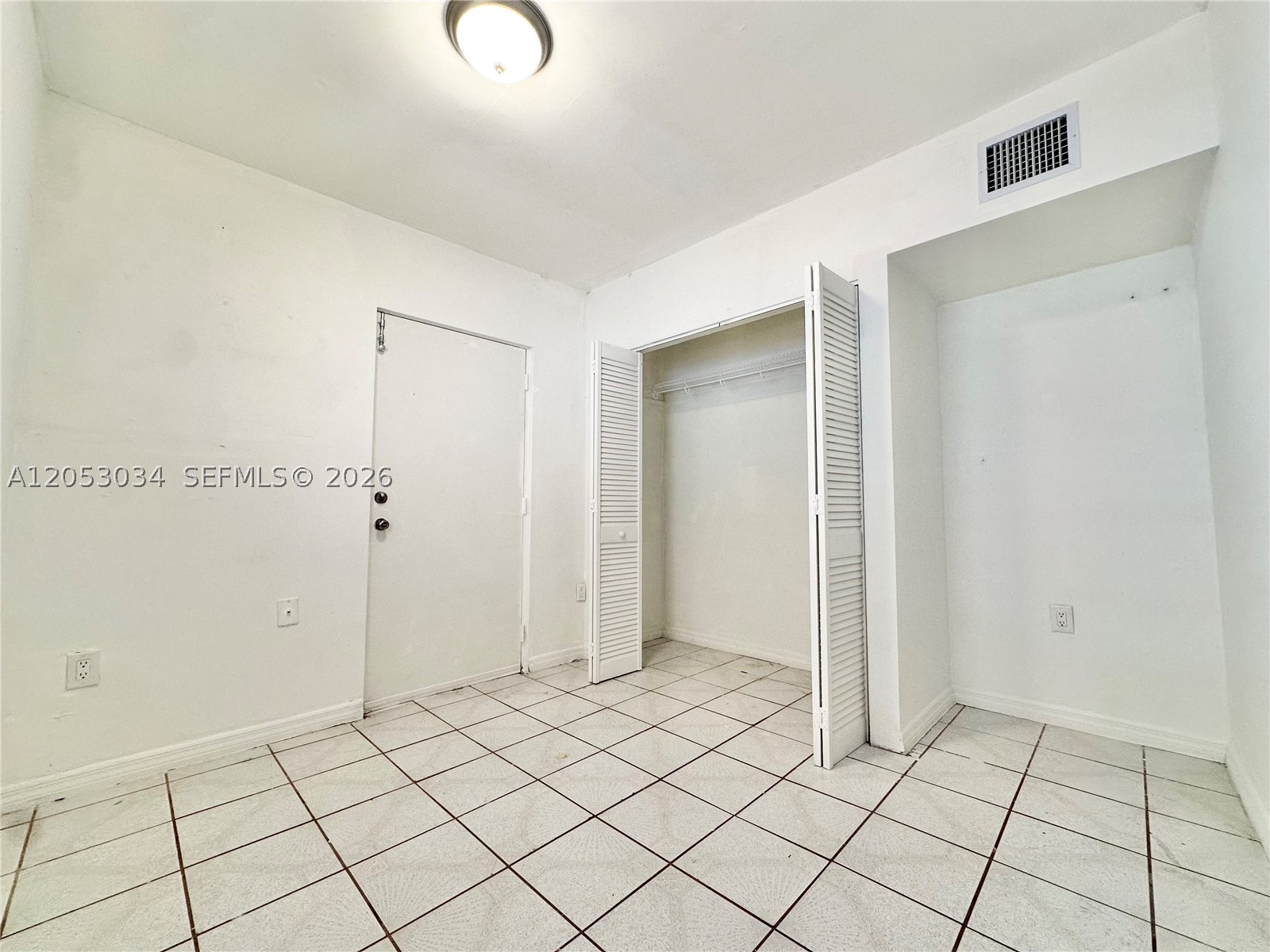 LOS ANGELES ESTATES SEC 3 - Residential Lease