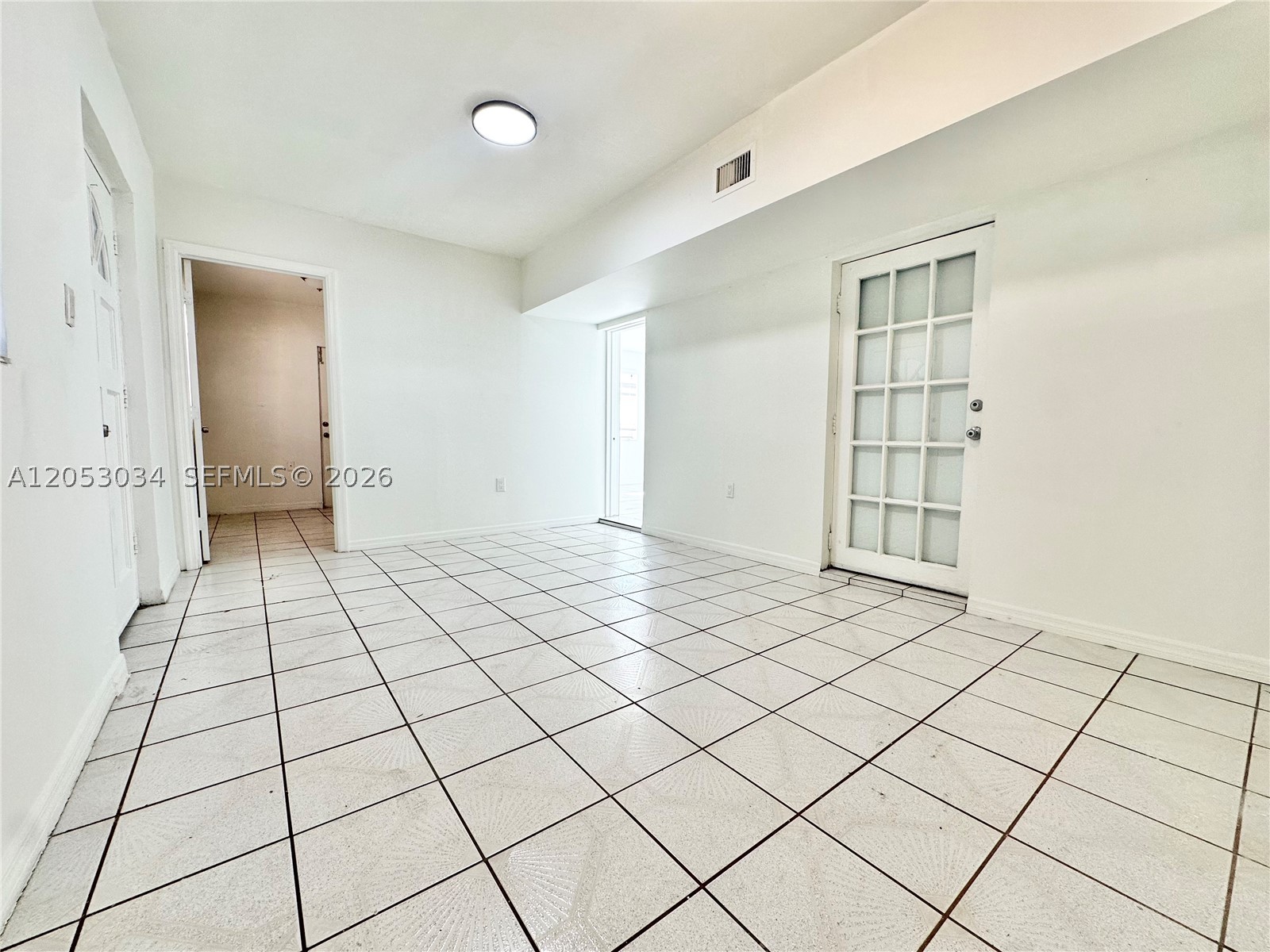 LOS ANGELES ESTATES SEC 3 - Residential Lease