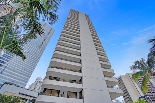 Experience the best of Brickell living in this beautifully furnished 2-bedroom, 2-bath residence nestled within an exclusive boutique condominium featuring only three residences per floor. Offering a rare combination of privacy, comfort, and convenience, this elegant home boasts a spacious layout, a fully equipped kitchen, in-unit washer and dryer, and a private balcony with charming partial views of Biscayne Bay—perfect for morning coffee or evening relaxation.
Residents enjoy access to an exceptional collection of amenities, including 24-hour security, a newly renovated fitness center, sauna, sparkling pool, jacuzzi, and BBQ area. Accordion shutters provide added security and peace of mind.
Ideally situated in the heart of Brickell, this residence places you moments from world-class dining, shopping, entertainment, and the vibrant urban lifestyle that makes Brickell one of Miami’s most sought-after neighborhoods. Its prime location also offers quick access to Miami International Airport, the Health District, and major hospitals, making it an excellent choice for professionals, executives, and anyone seeking the perfect blend of luxury and convenience.
A rare opportunity to enjoy sophisticated city living in one of Miami’s most desirable location