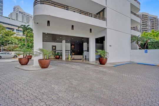 BRICKELL EAST CONDO - Residential Lease