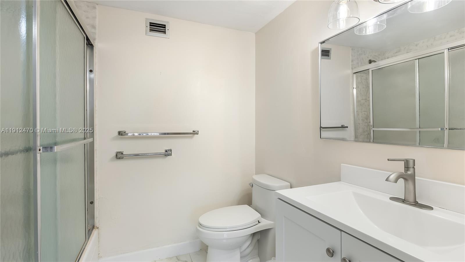BAYVIEW TOWERS CONDO SOUT - Residential