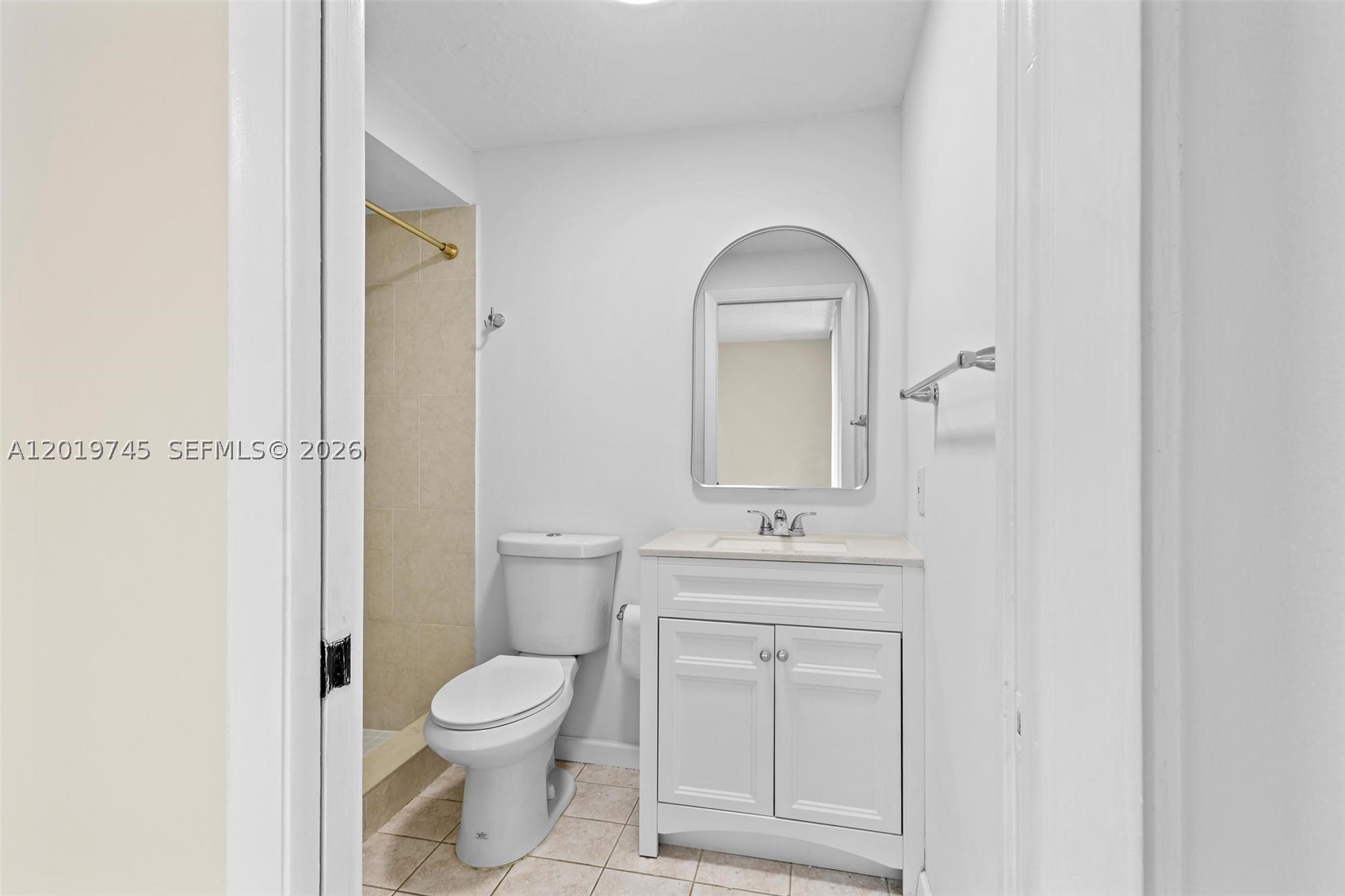 HORIZONS WEST CONDO #5 - Residential