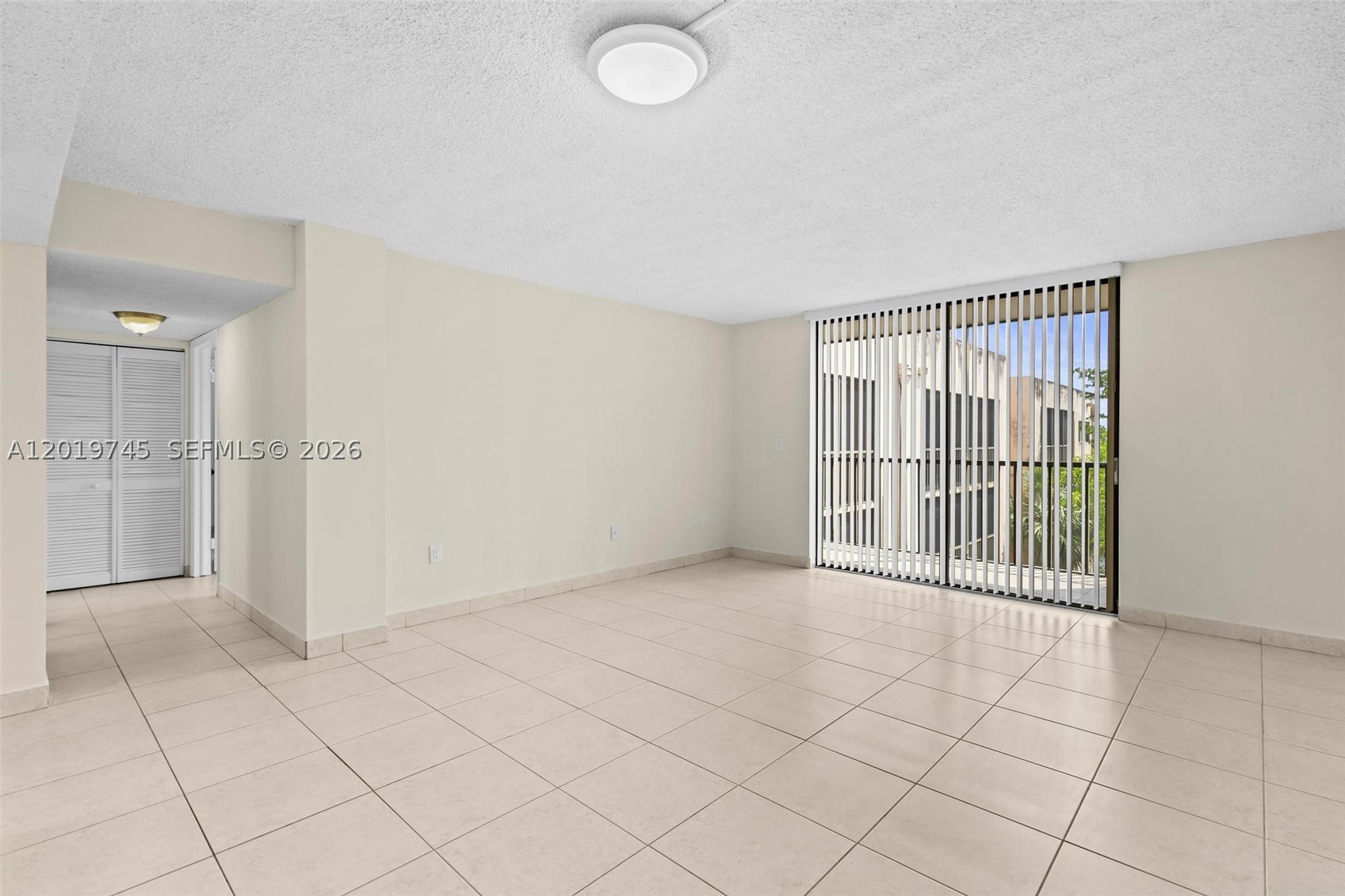 HORIZONS WEST CONDO #5 - Residential