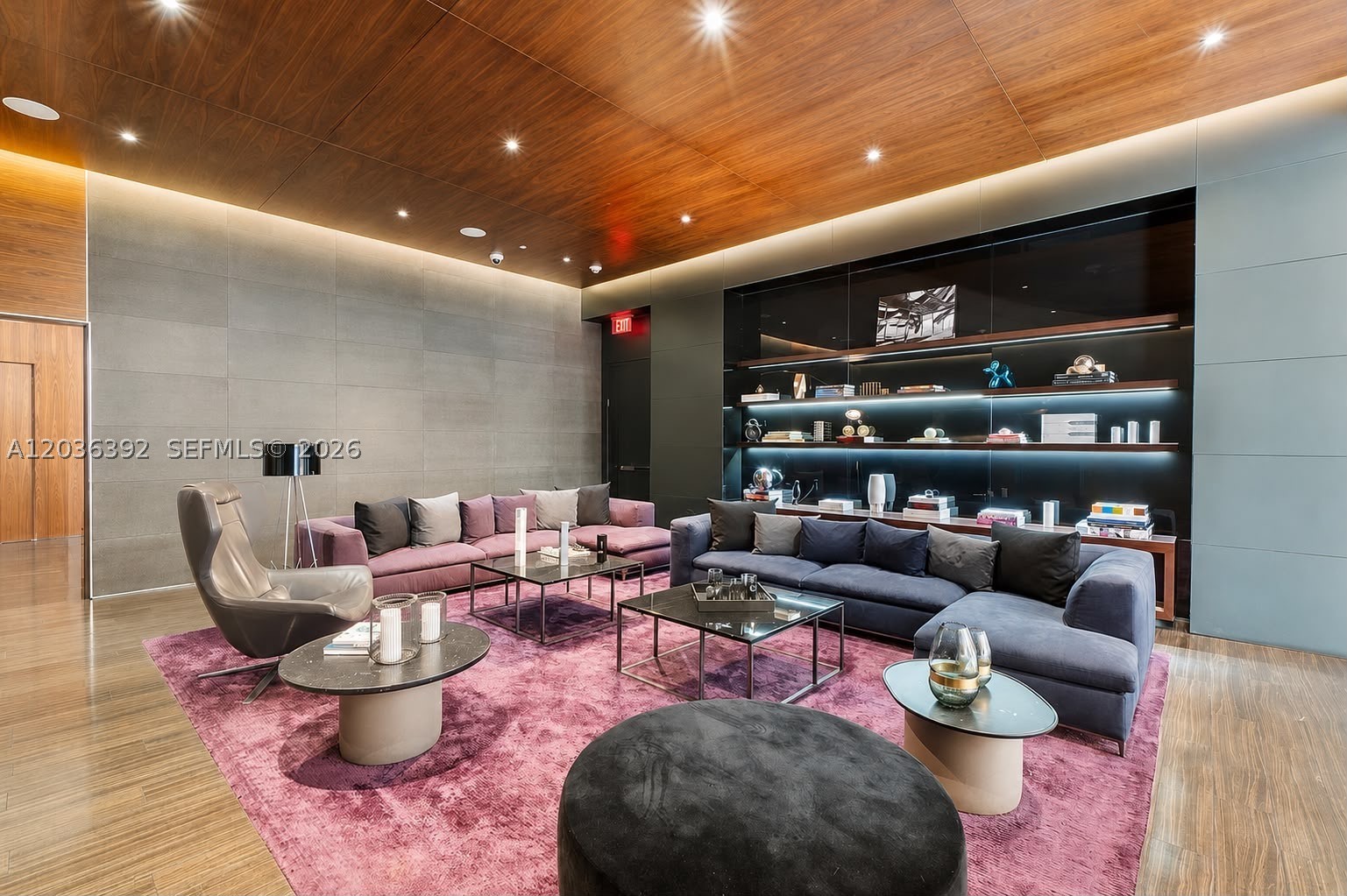 REACH CONDO - Residential