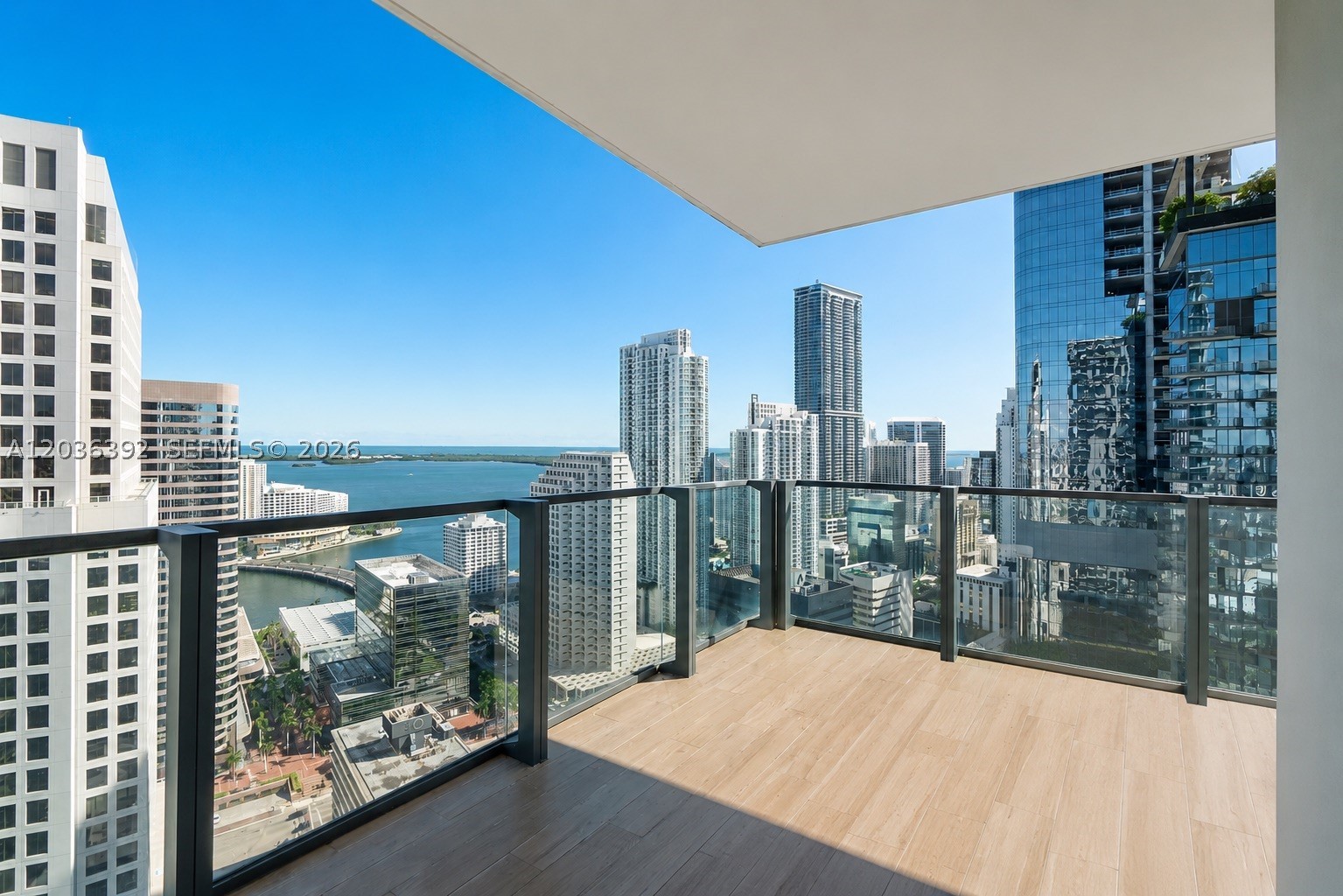 REACH CONDO - Residential