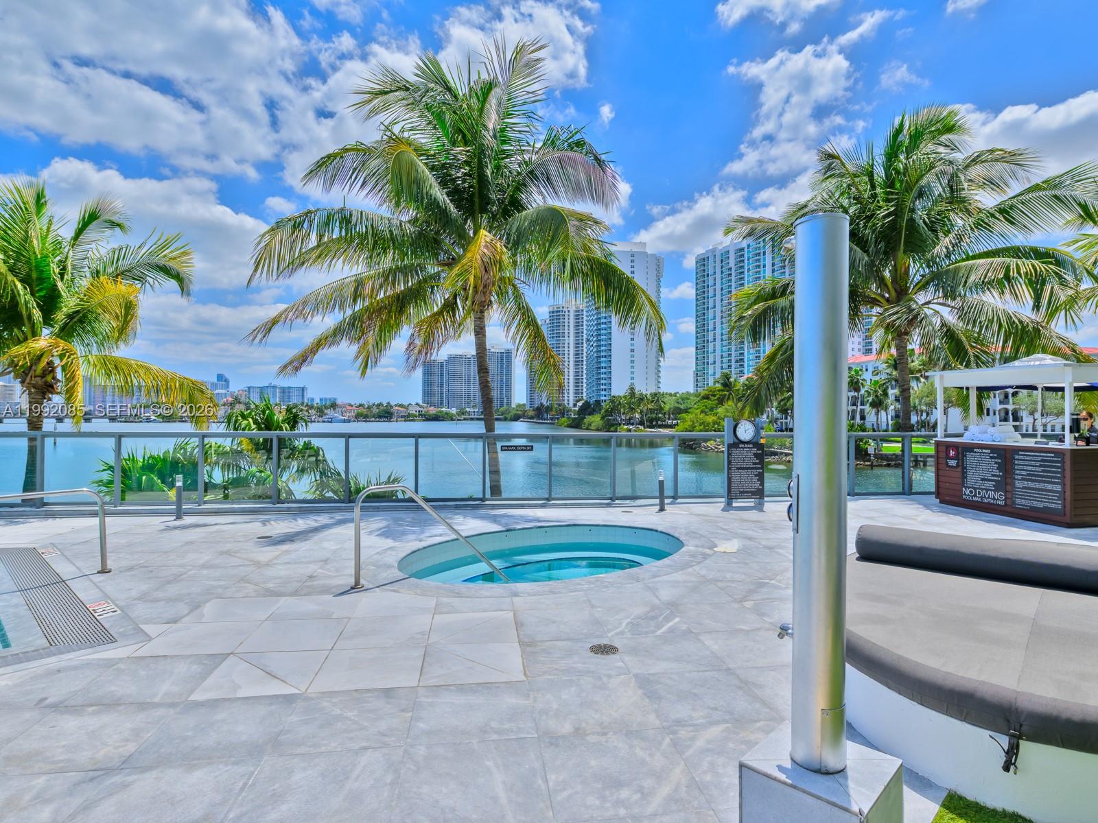 ECHO CONDO - Residential