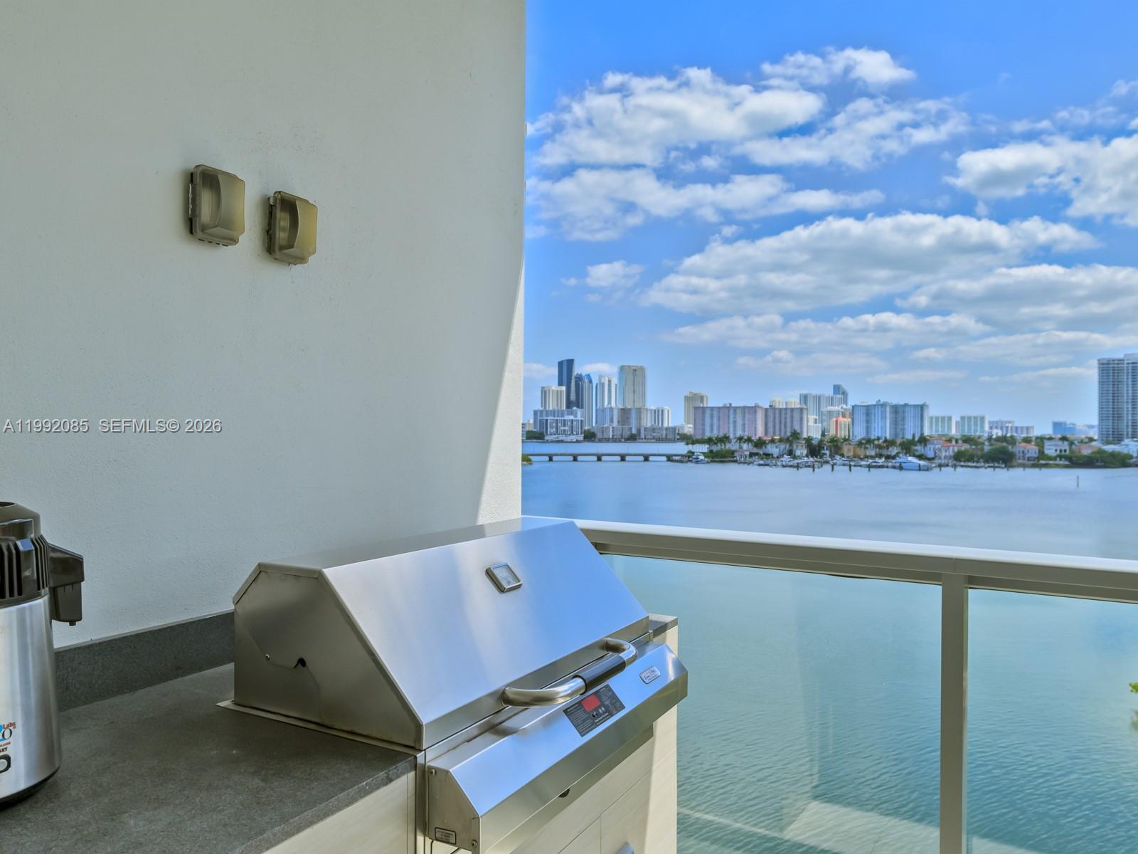 ECHO CONDO - Residential