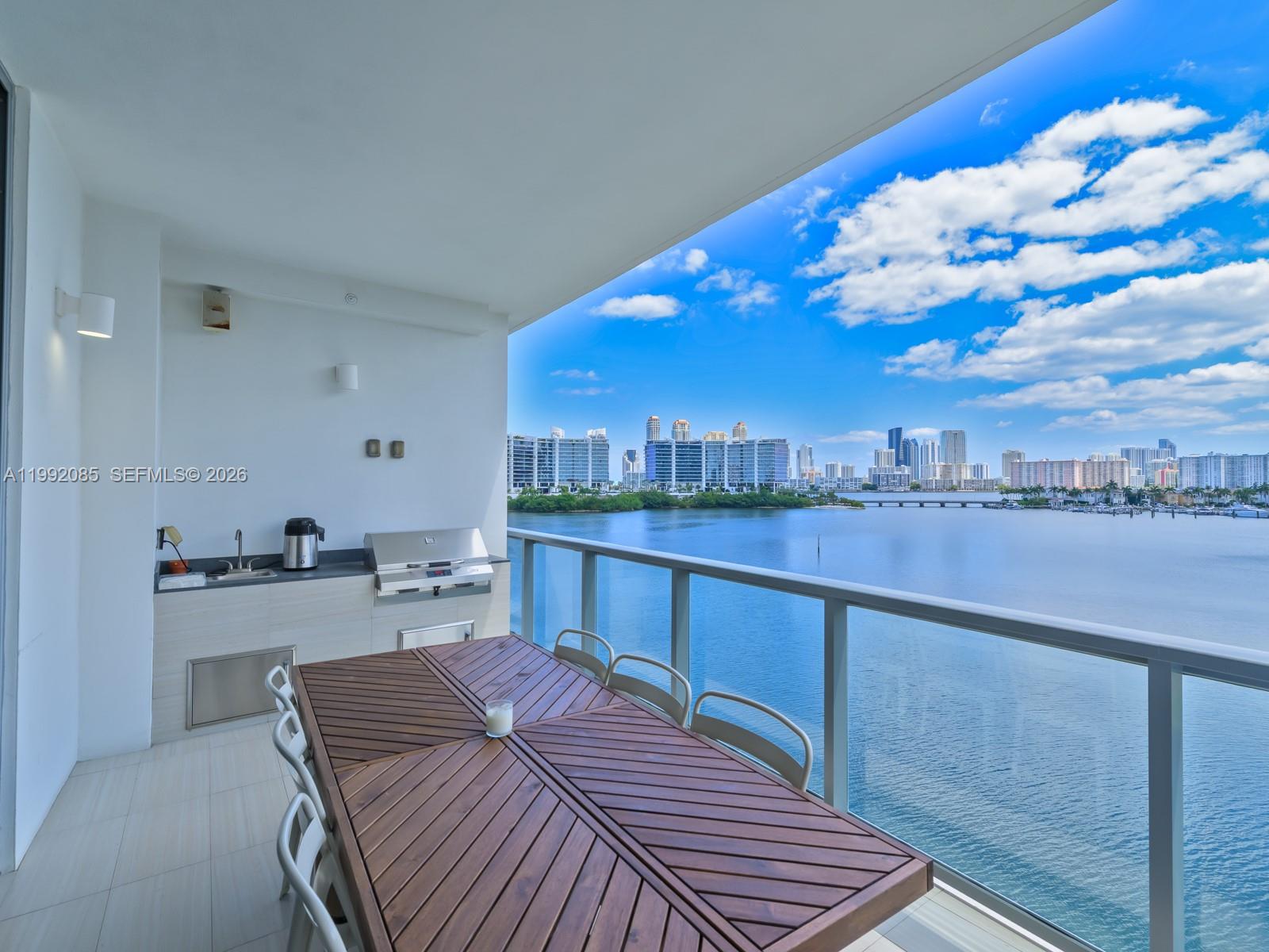ECHO CONDO - Residential