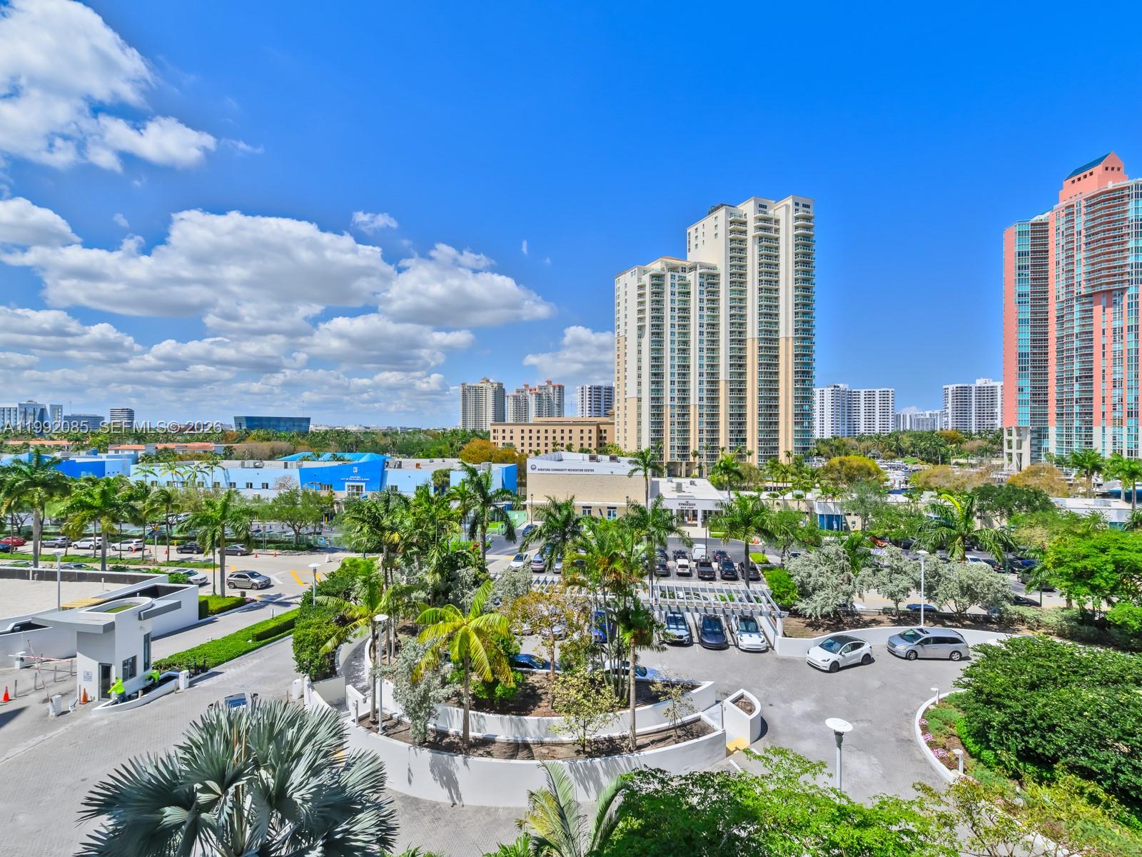 ECHO CONDO - Residential