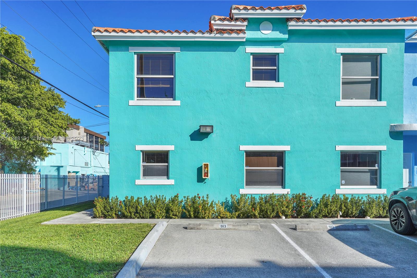 BREEZE CONDO - Residential