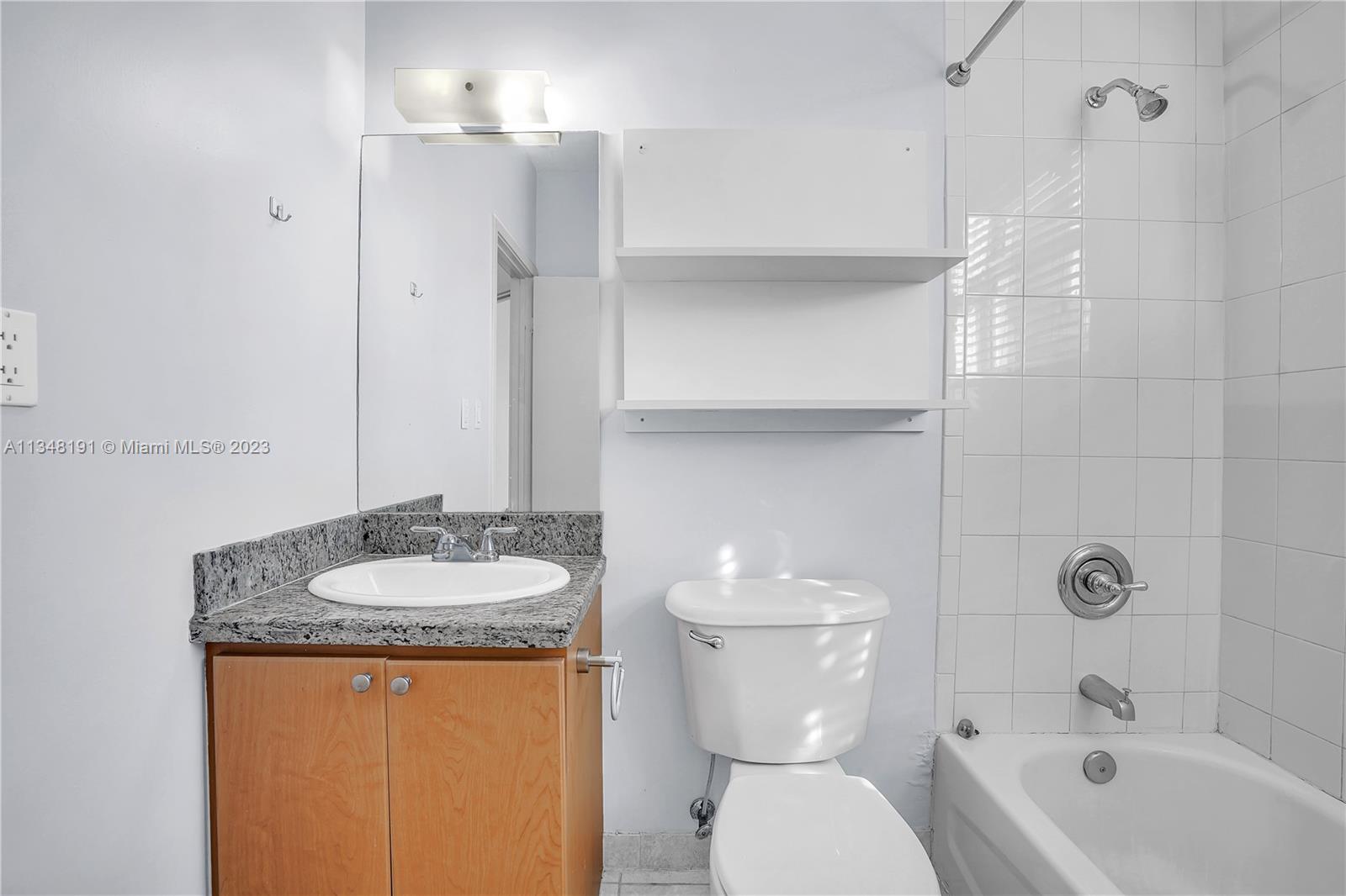 BREEZE CONDO - Residential