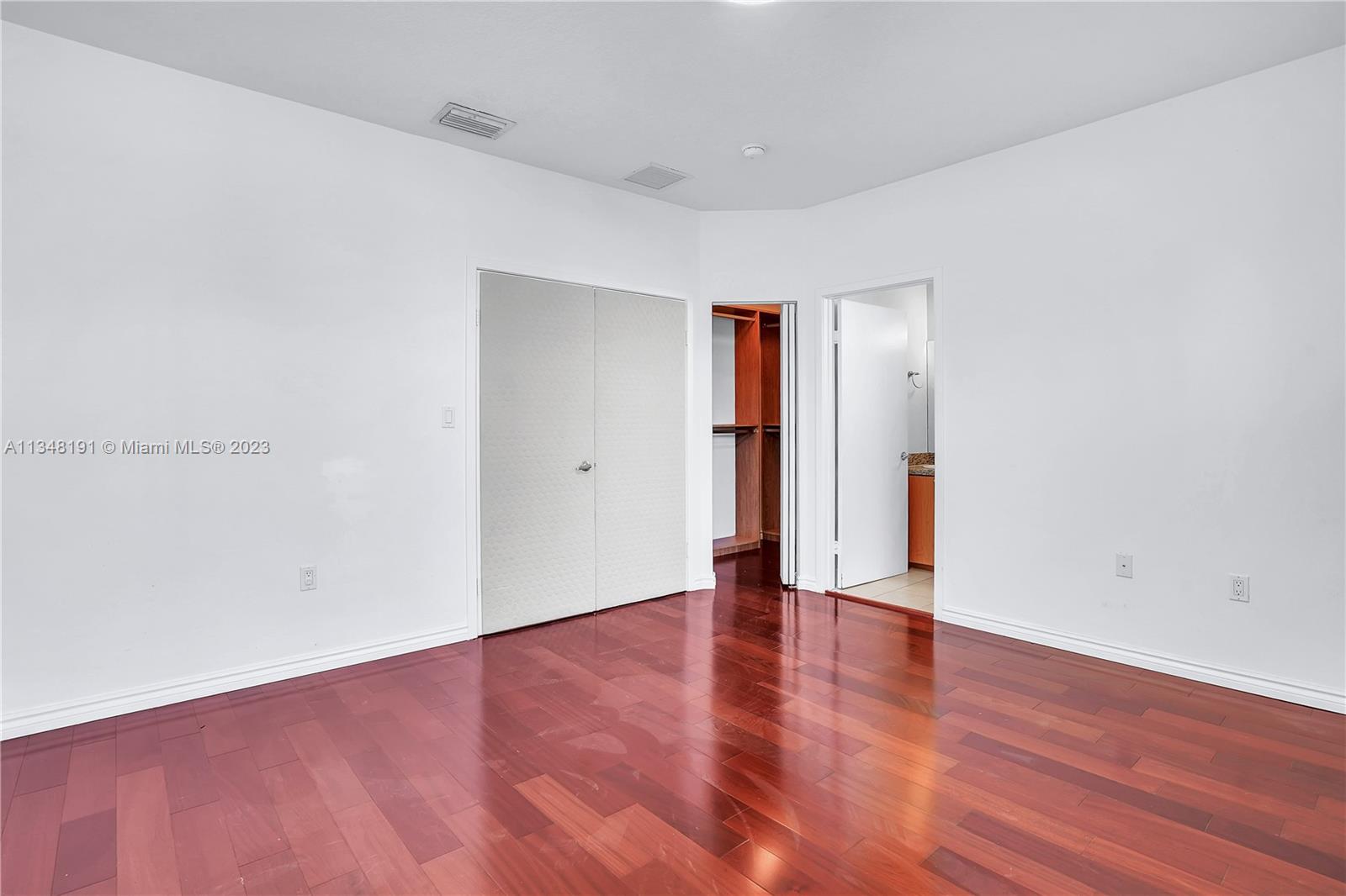 BREEZE CONDO - Residential