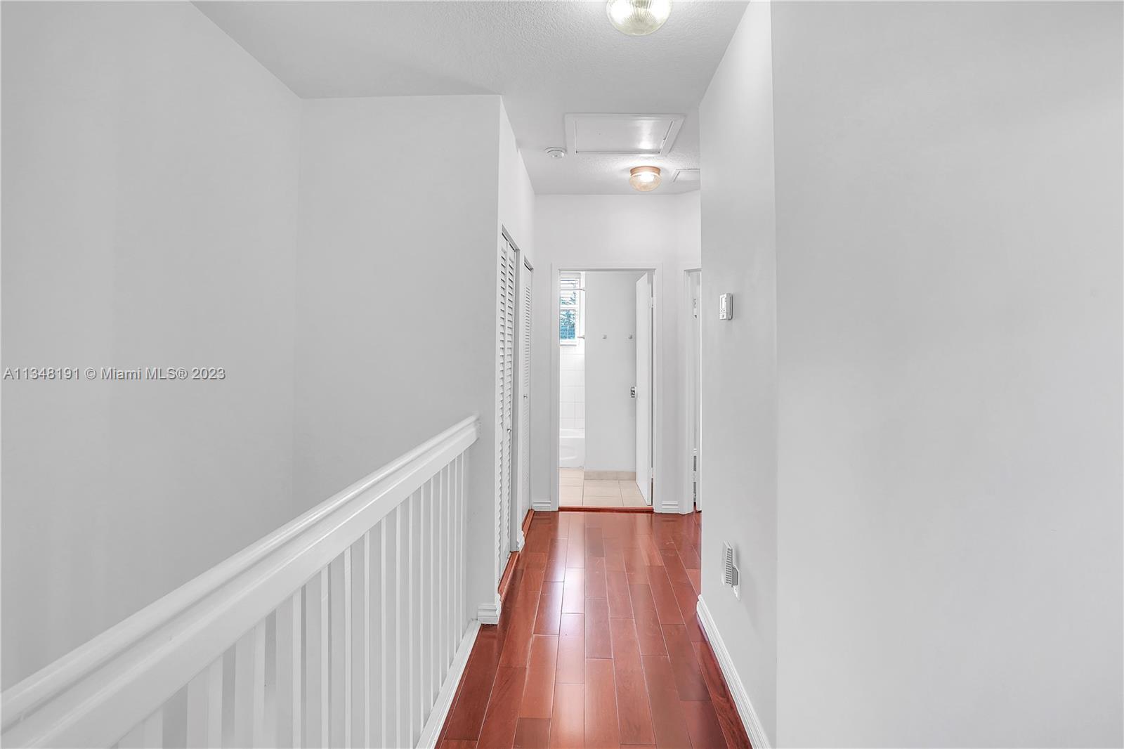 BREEZE CONDO - Residential