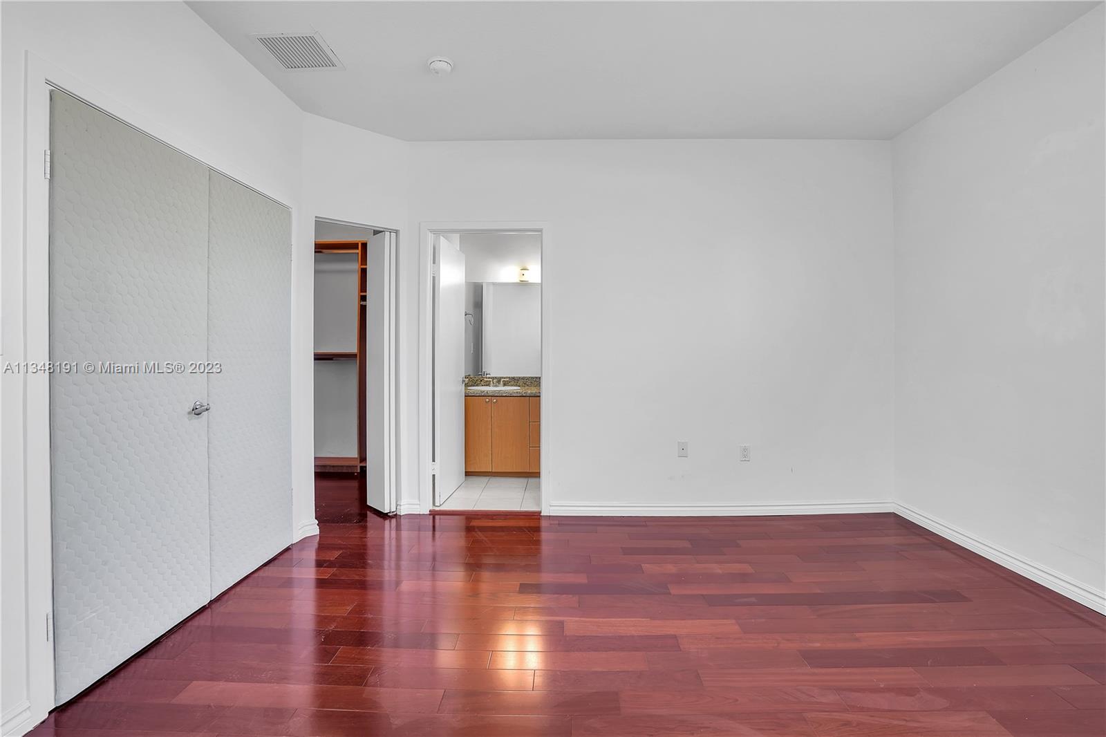 BREEZE CONDO - Residential