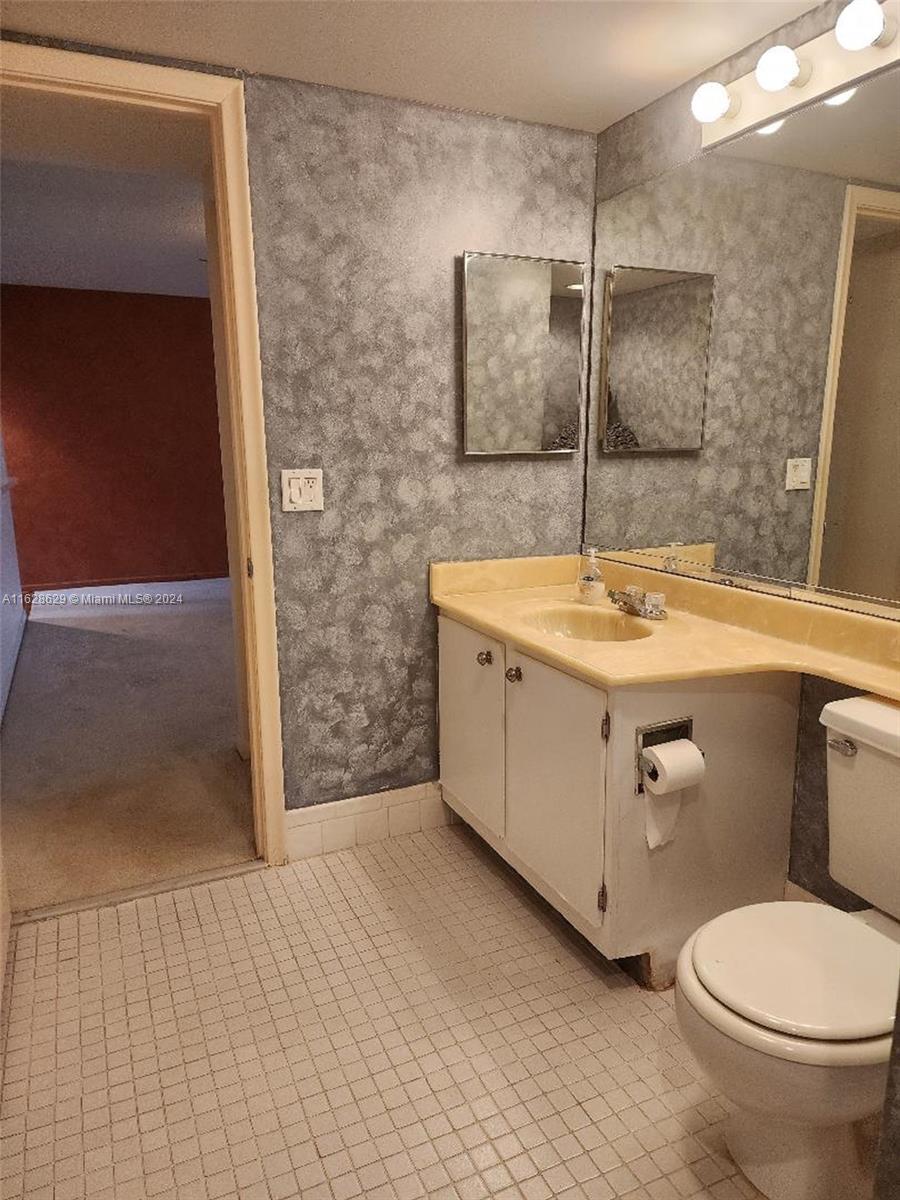 CAMBRIDGE AT CENTURY - Residential