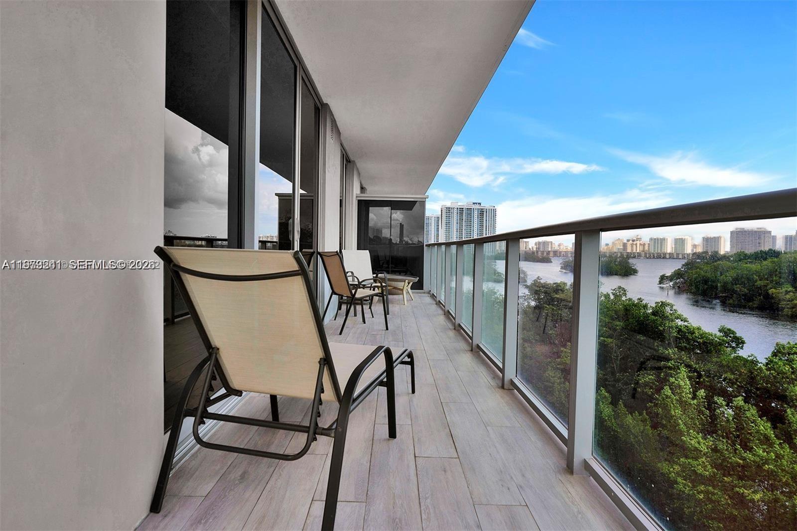 THE HARBOUR SOUTH CONDO - Residential