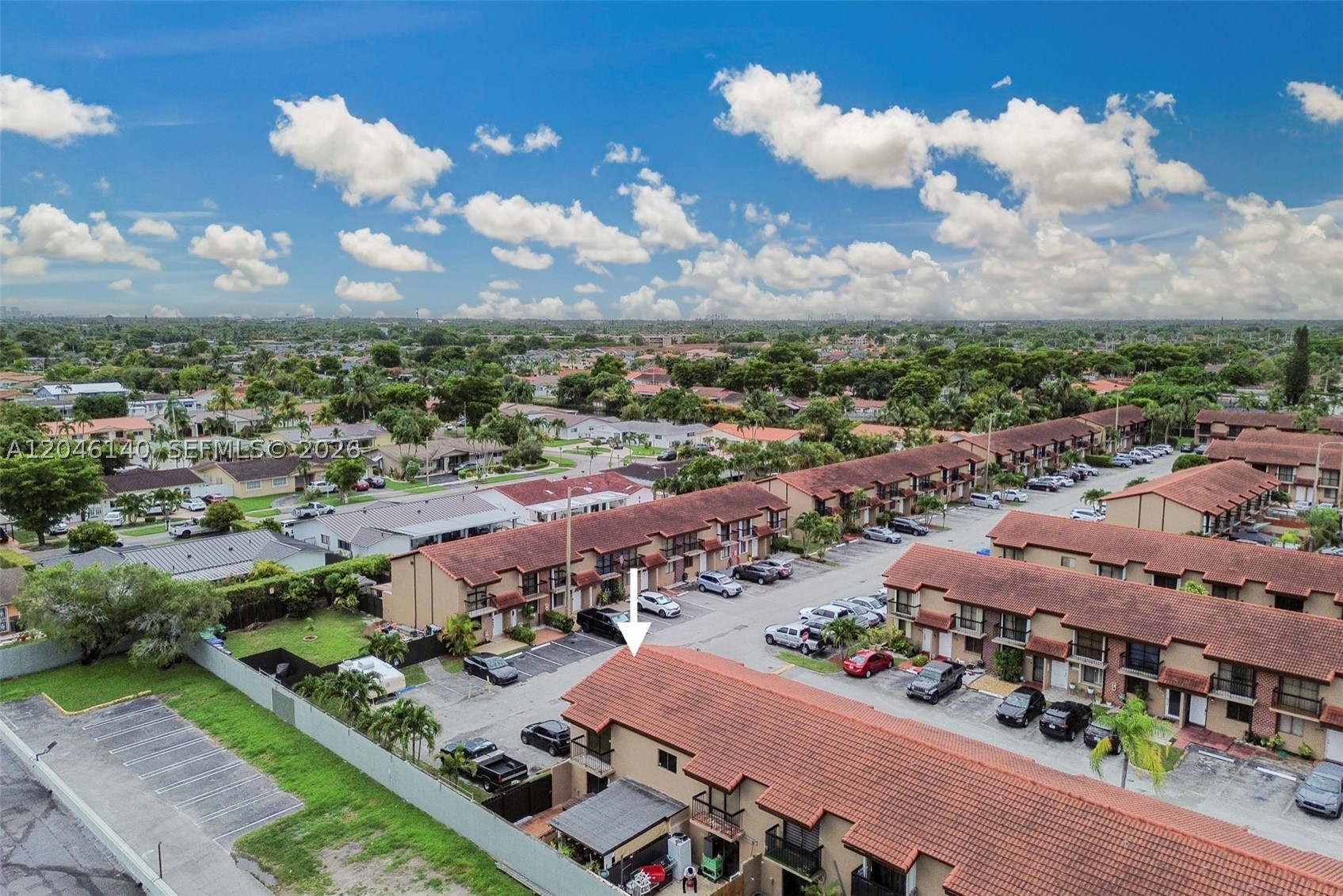 VILLAS UNIVERSITY SQUARE - Residential